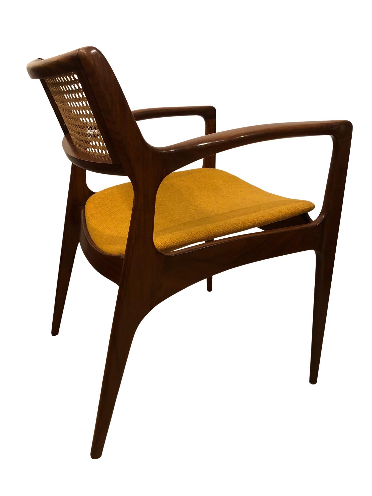 Hand-Crafted Mid-Century GFM-120 Chair, by Edmund Homa in Solid Wood and Wool, 1960s For Sale
