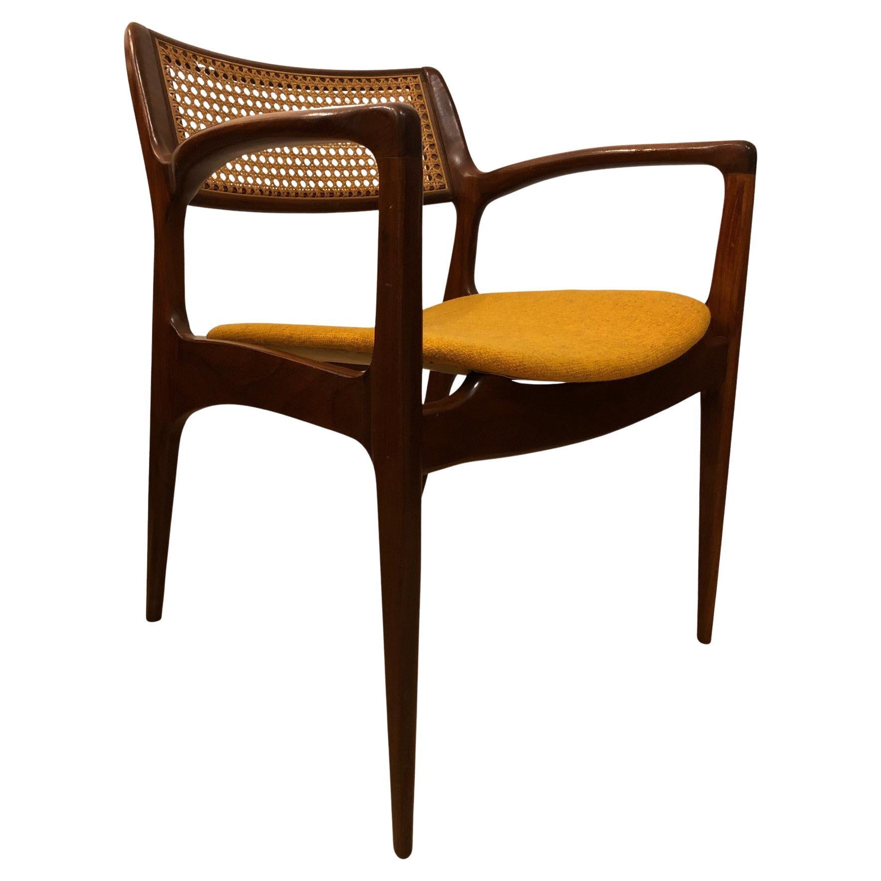 Mid-Century GFM-120 Chair, by Edmund Homa in Solid Wood and Wool, 1960s For Sale