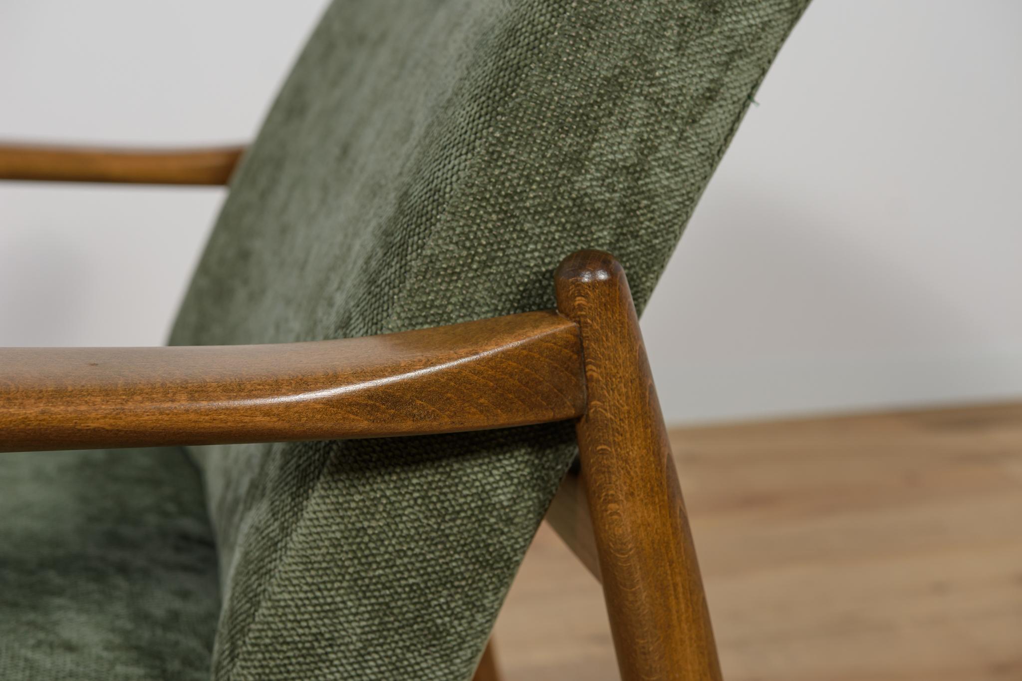 Mid-Century GFM-64 Armchair by Edmund Homa for Gościcińskie Furniture Factory. For Sale 6