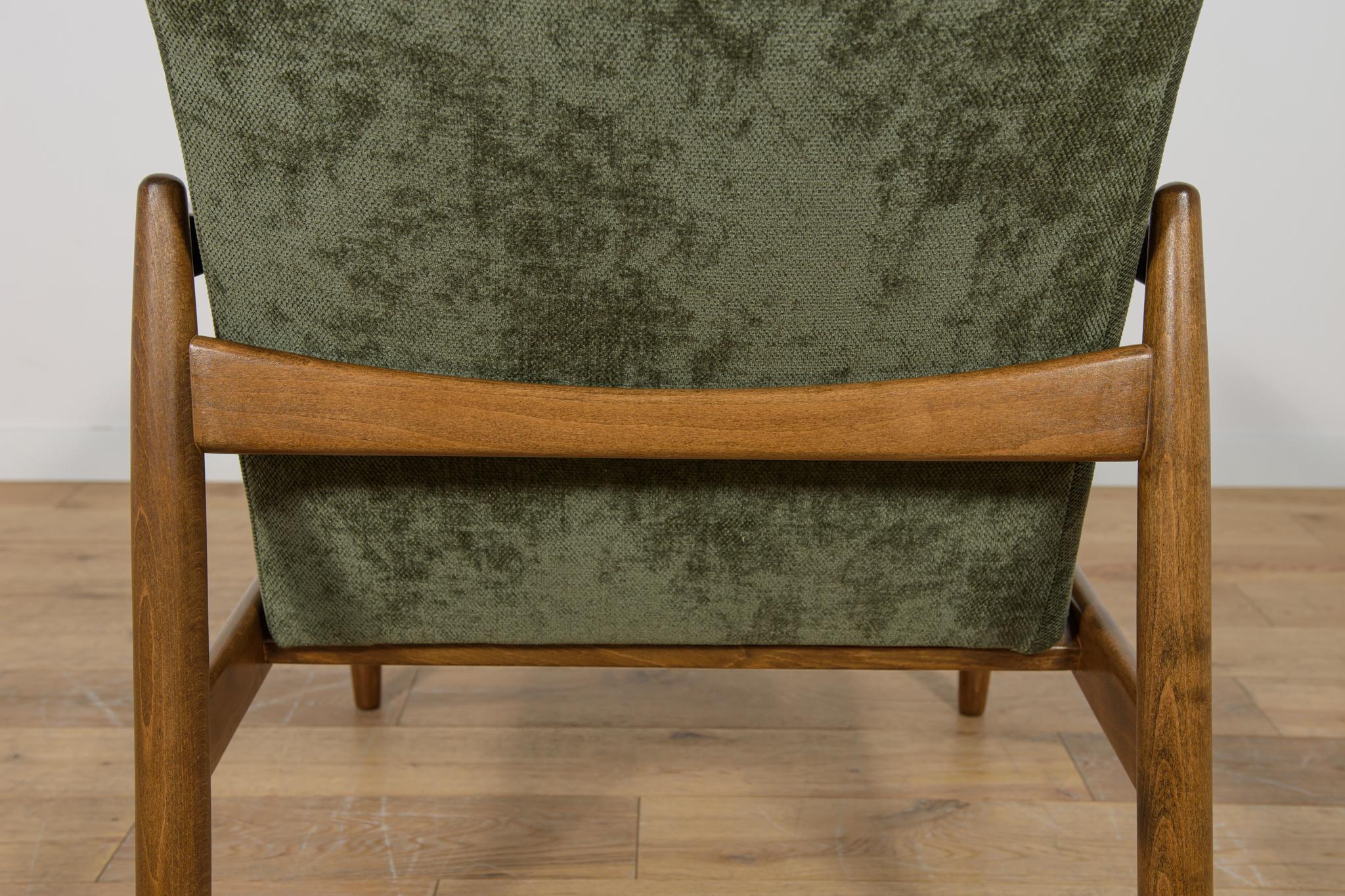 Mid-Century GFM-64 Armchair by Edmund Homa for Gościcińskie Furniture Factory. For Sale 8