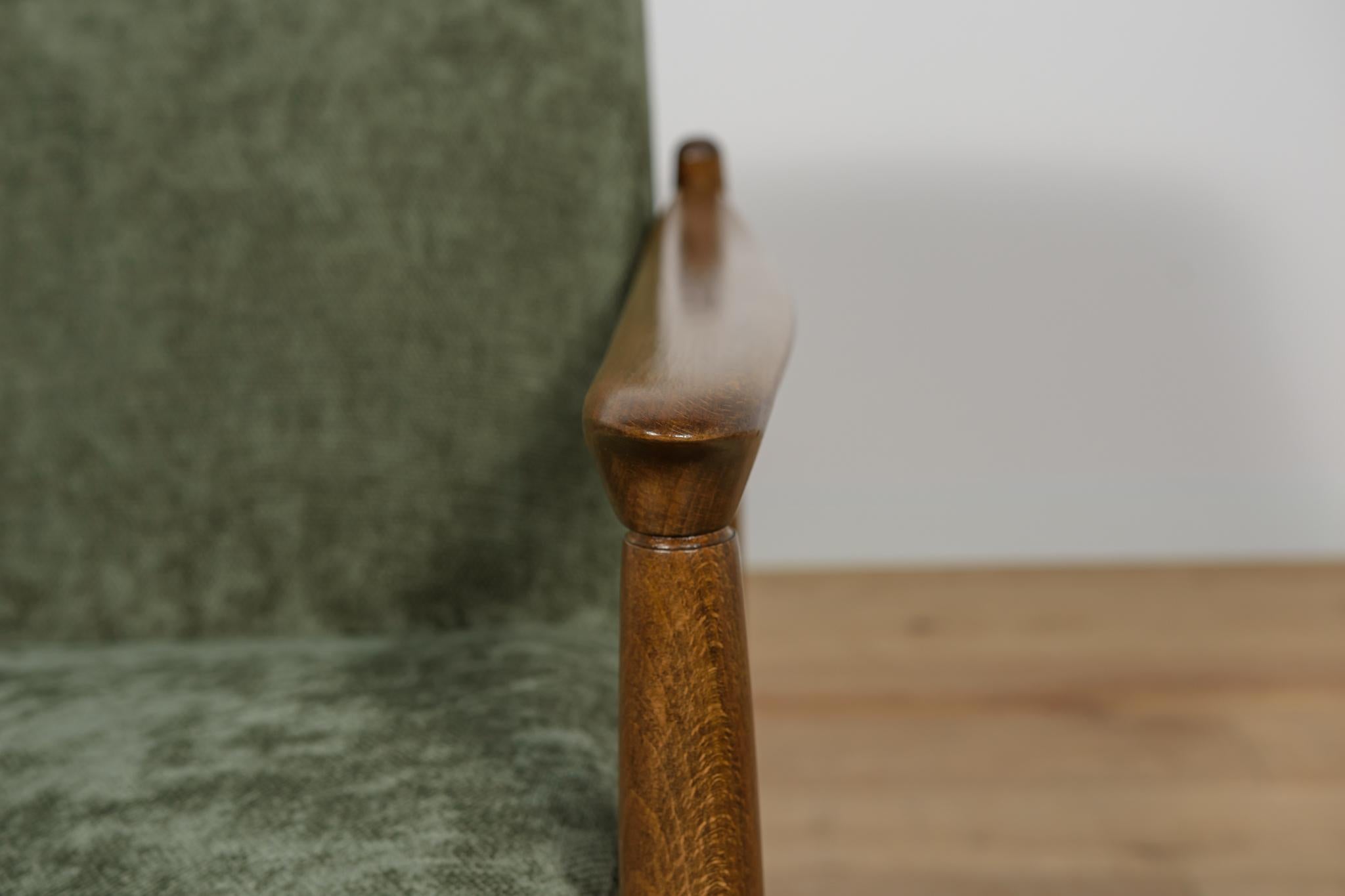 Mid-Century GFM-64 Armchair by Edmund Homa for Gościcińskie Furniture Factory. For Sale 1