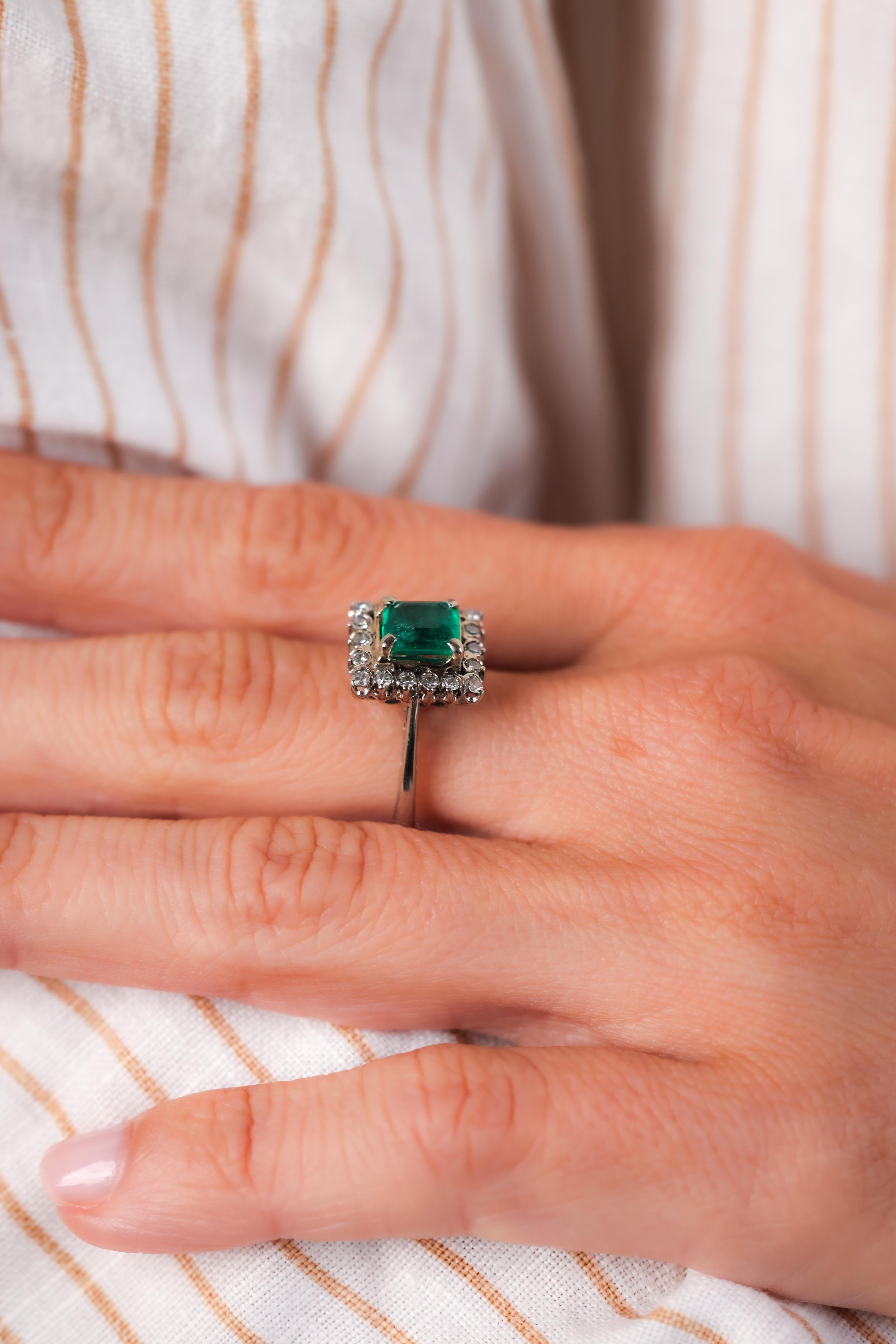Single Cut Mid Century GIA 1.1 Carat Emerald Diamond 18K Yellow Gold Cluster Ring For Sale