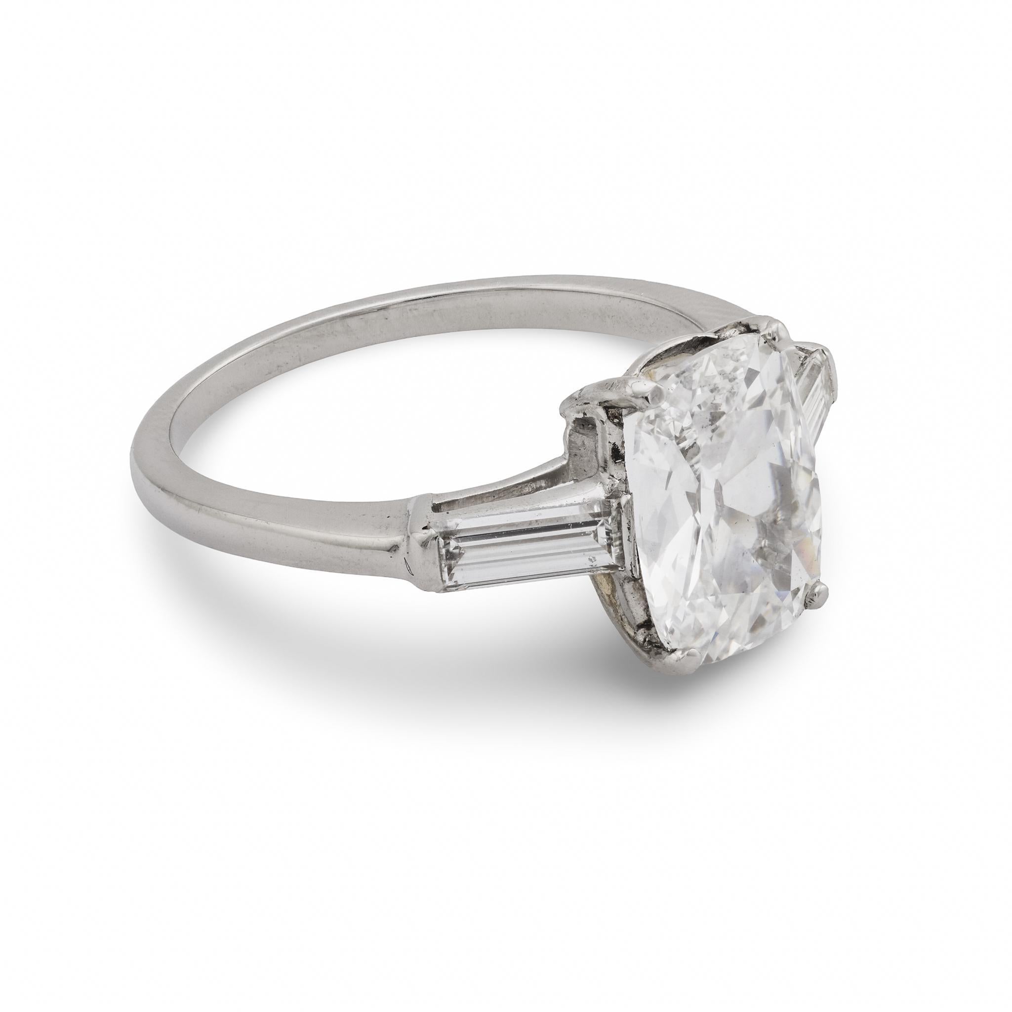 Anello di fidanzamento di metà secolo GIA con diamante taglio cuscino da 1,56 carati In condizioni buone in vendita a Beverly Hills, CA