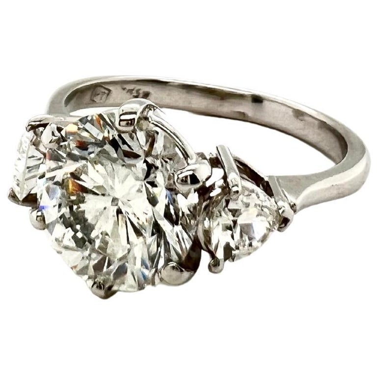 Women's or Men's Mid Century GIA 2.01 Carat Round Brilliant Cut Diamond Platinum Three Stone Ring For Sale