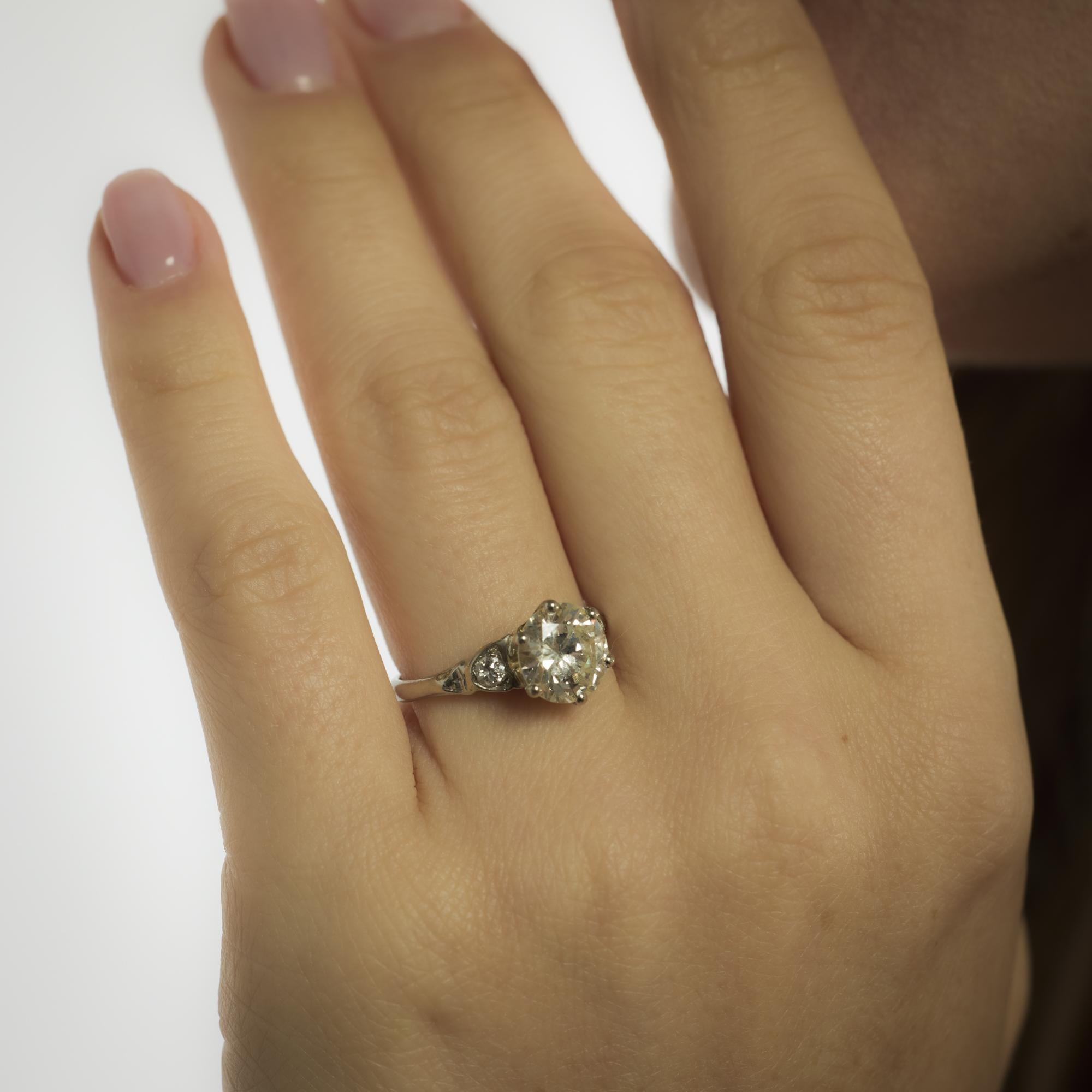 Anillo de compromiso de oro blanco de 14k con diamante de 2,04 quilates GIA de mediados de siglo Corte brillante en venta