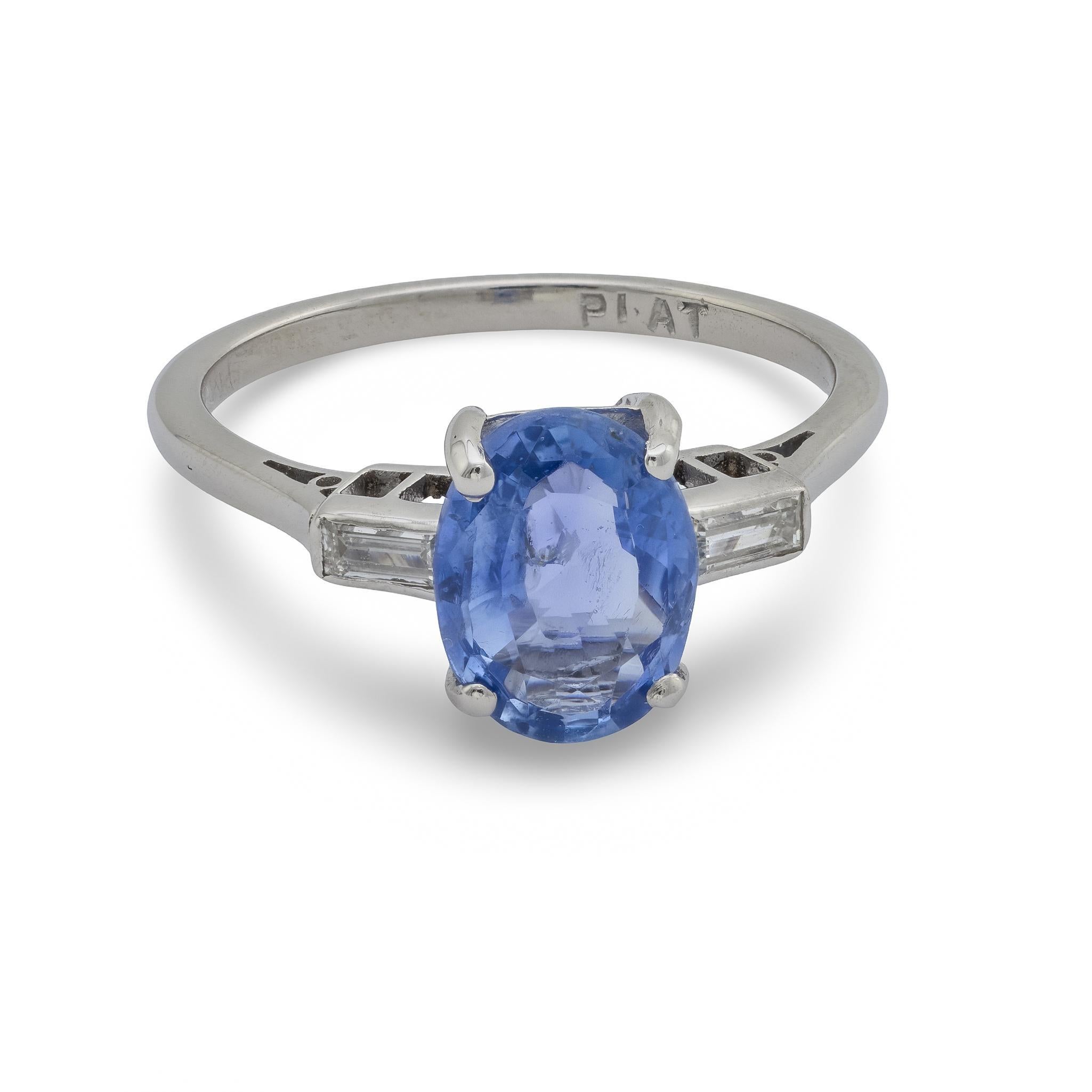 Moderno Anello di metà secolo GIA con zaffiro Ceylon senza calore e diamante in platino da 2,31 carati in vendita