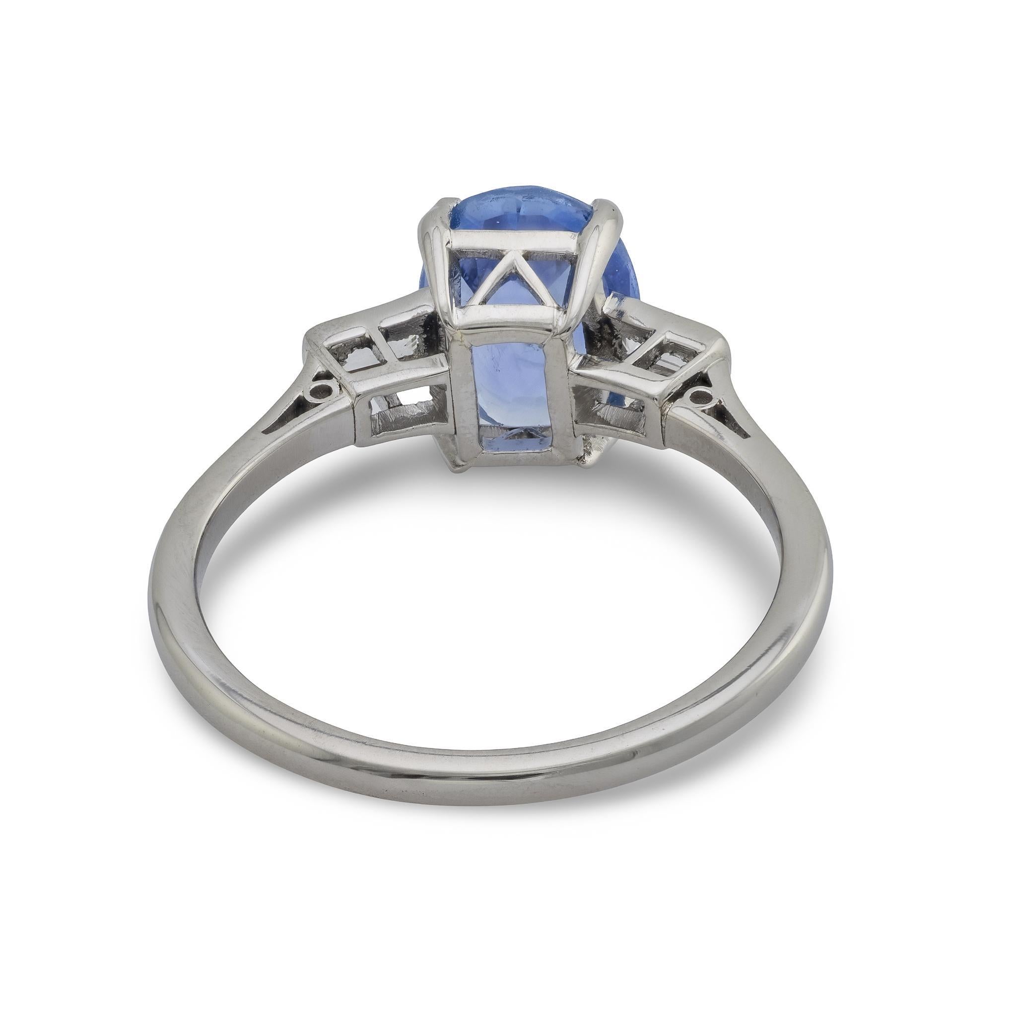 Anello di metà secolo GIA con zaffiro Ceylon senza calore e diamante in platino da 2,31 carati In condizioni buone in vendita a Beverly Hills, CA
