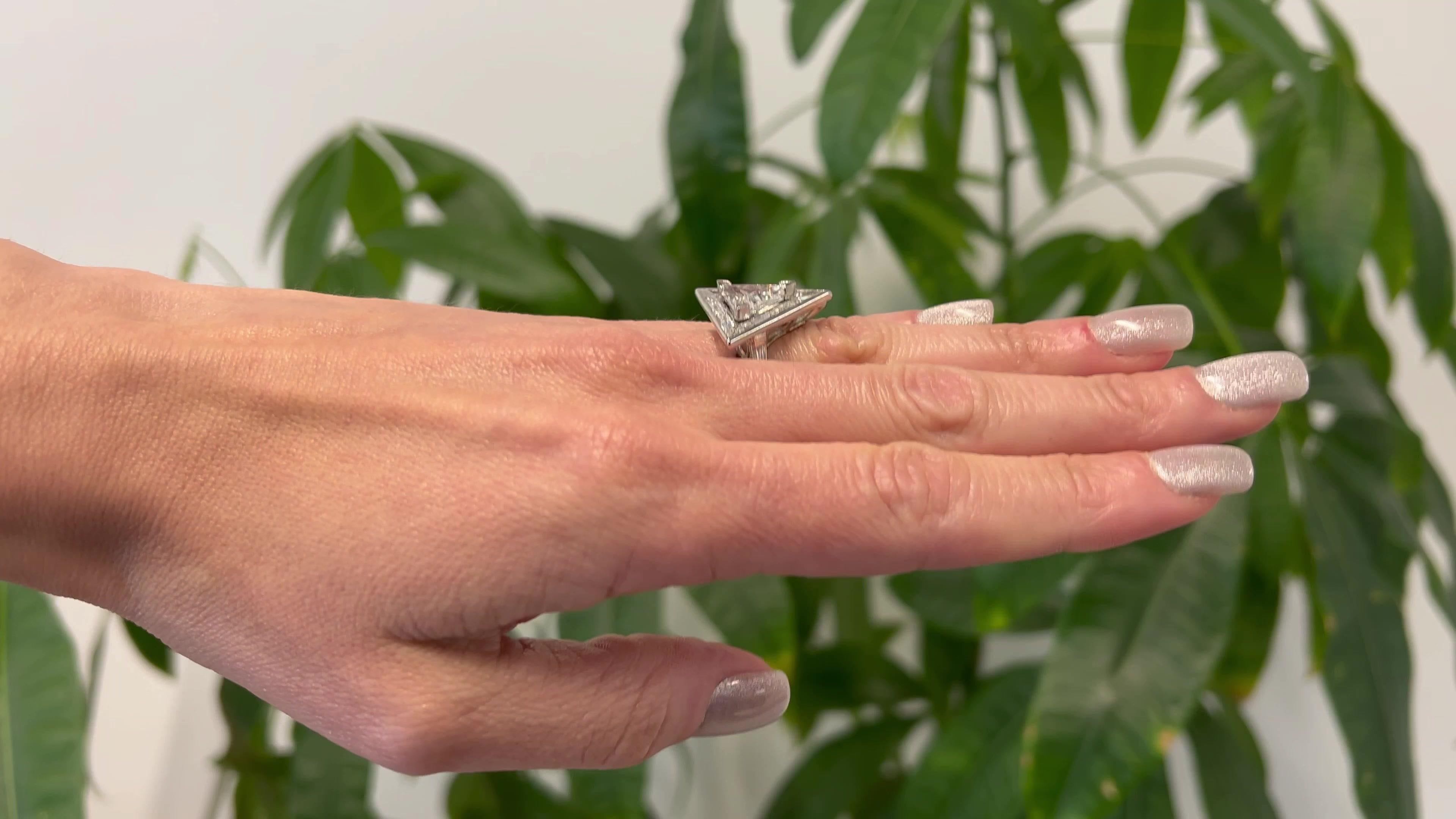 Mid Century GIA 2.45 Carats Diamond Platinum Triangle Cocktail Ring In Good Condition In Beverly Hills, CA