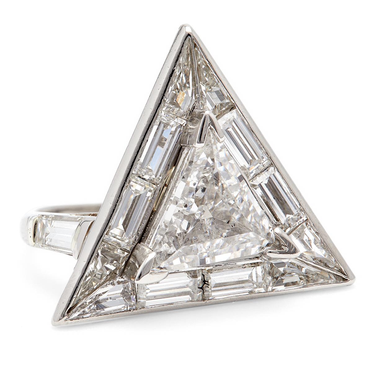 Women's or Men's Mid Century GIA 2.45 Carats Diamond Platinum Triangle Cocktail Ring