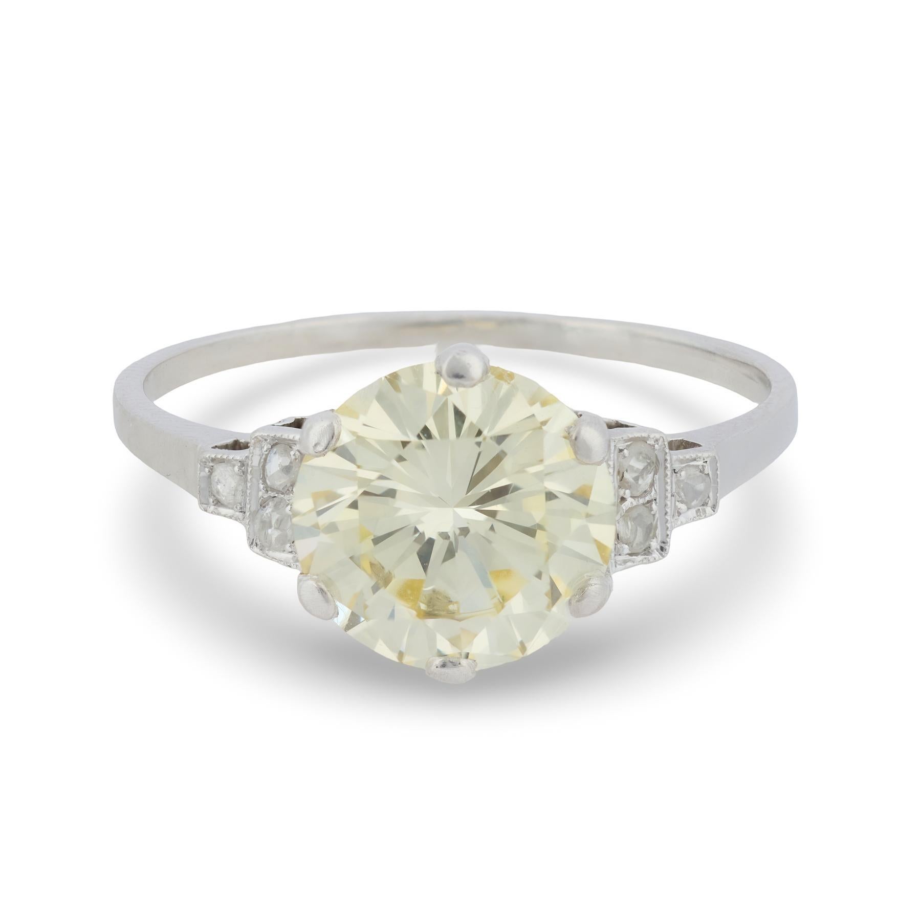 Anillo de compromiso de platino con diamante talla brillante redondo de 3,04 quilates GIA de mediados de siglo Contemporáneo en venta