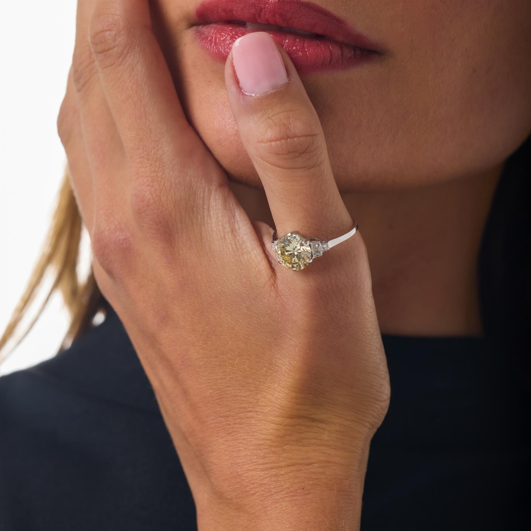 Anillo de compromiso de platino con diamante talla brillante redondo de 3,04 quilates GIA de mediados de siglo Corte brillante en venta