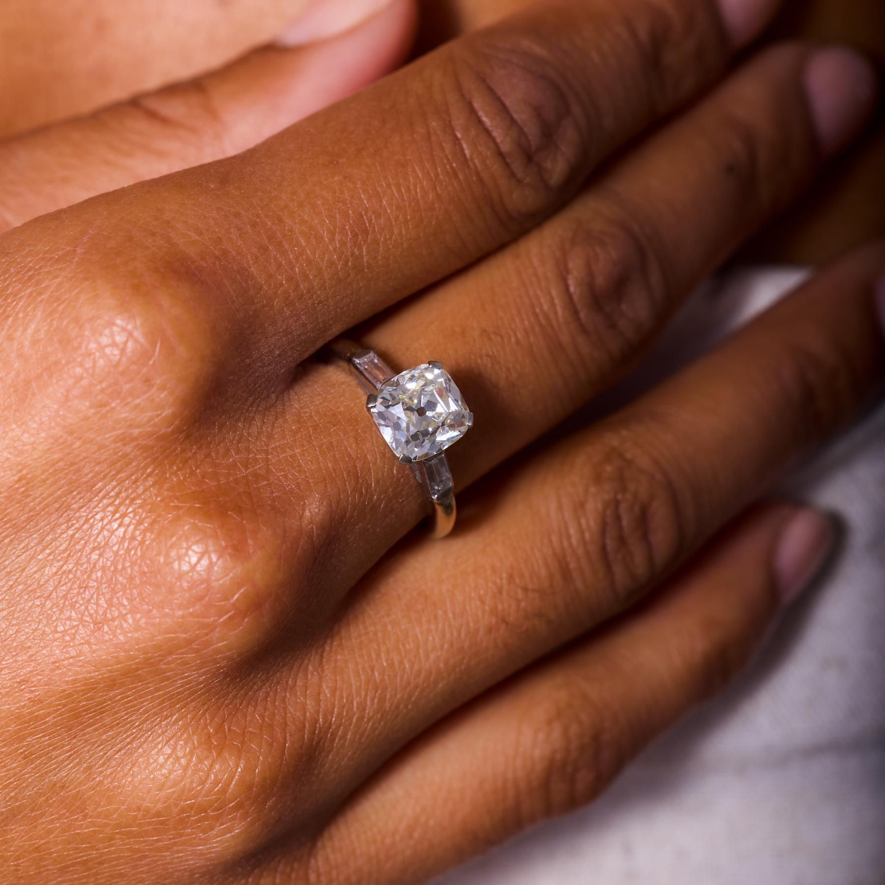 Taille vieille mine Bague de fiançailles en platine de 3.09 carats de diamant taille ancienne GIA du milieu du siècle dernier en vente