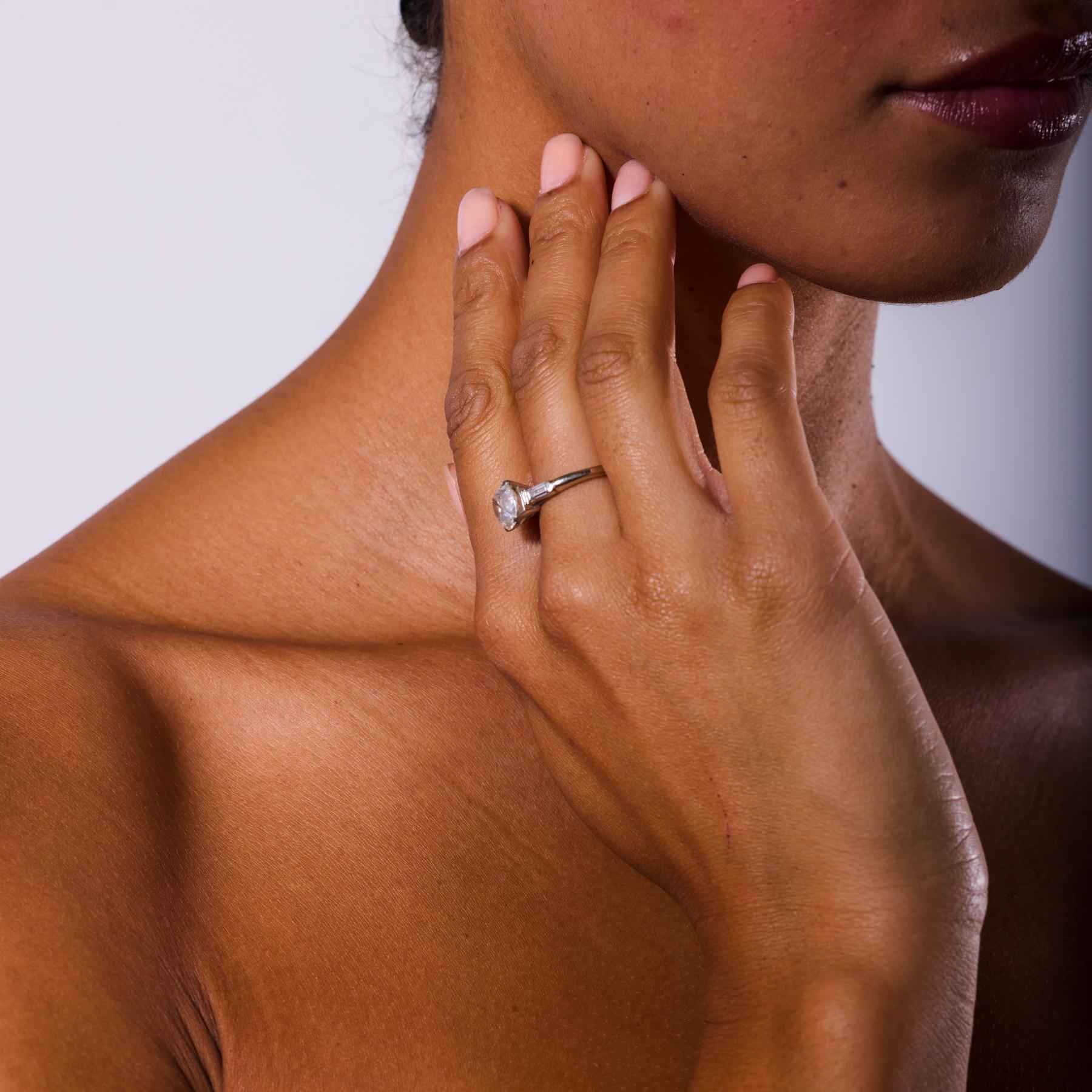 Bague de fiançailles en platine de 3.09 carats de diamant taille ancienne GIA du milieu du siècle dernier en vente 2