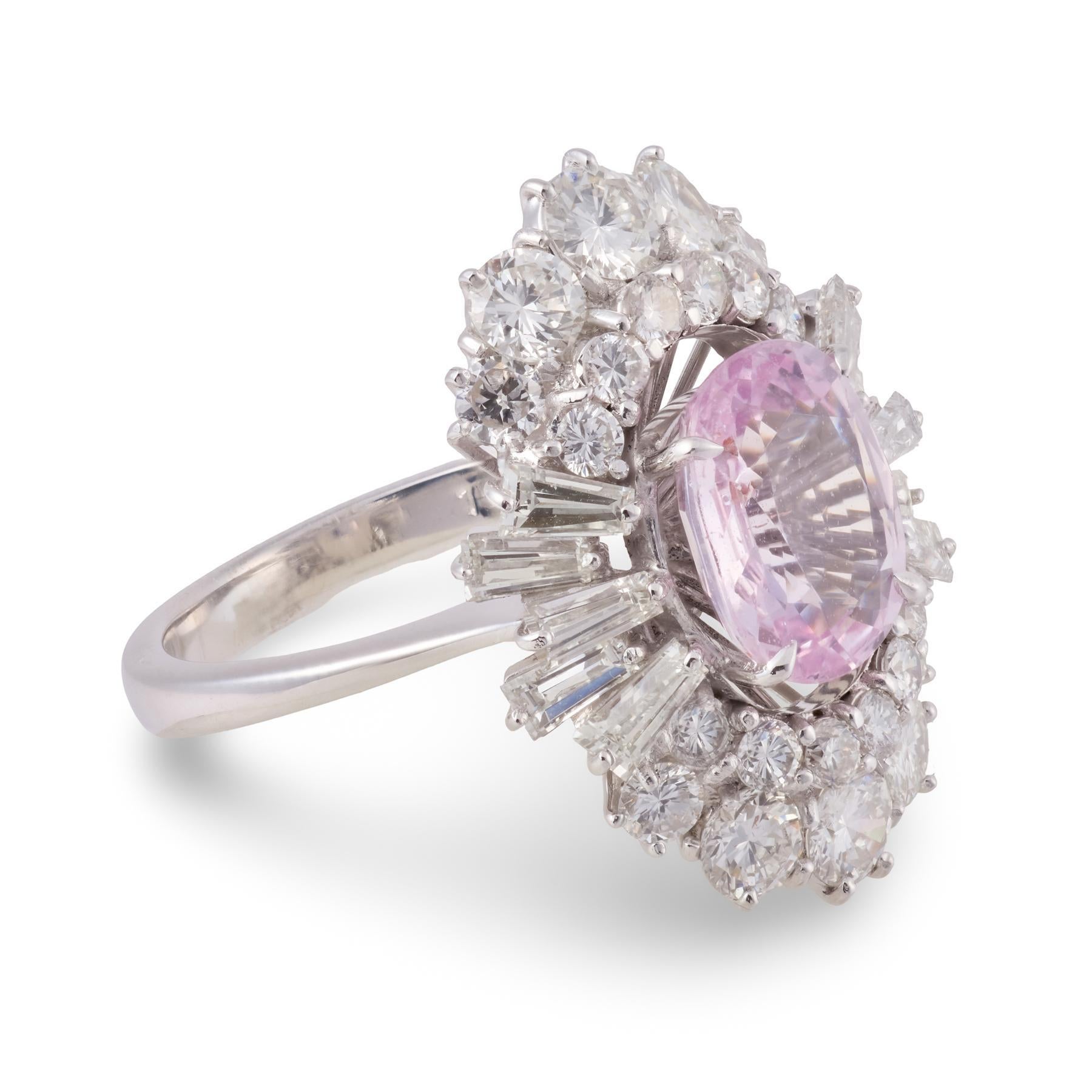 Mid Century GIA 3,12 Karat rosa Saphir-Diamant-Platin-Cocktailring im Zustand „Gut“ im Angebot in Beverly Hills, CA