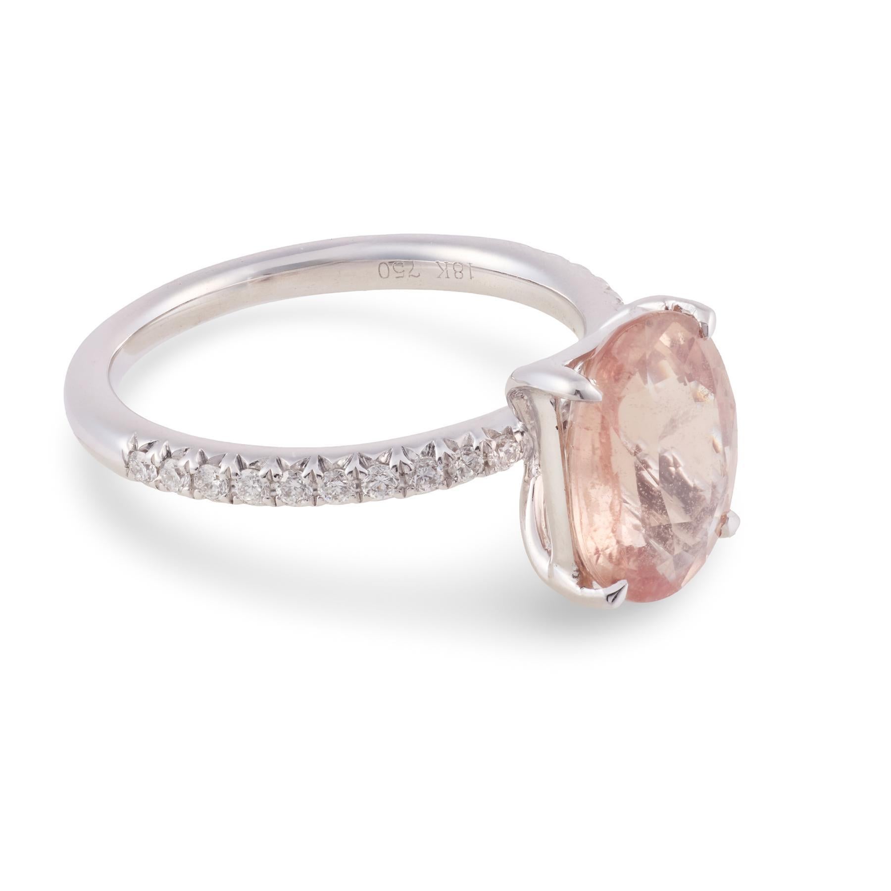 Taglio brillante Anello con pavé di diamanti e zaffiro rosa da 3,28 carati, GIA, metà del secolo scorso in vendita