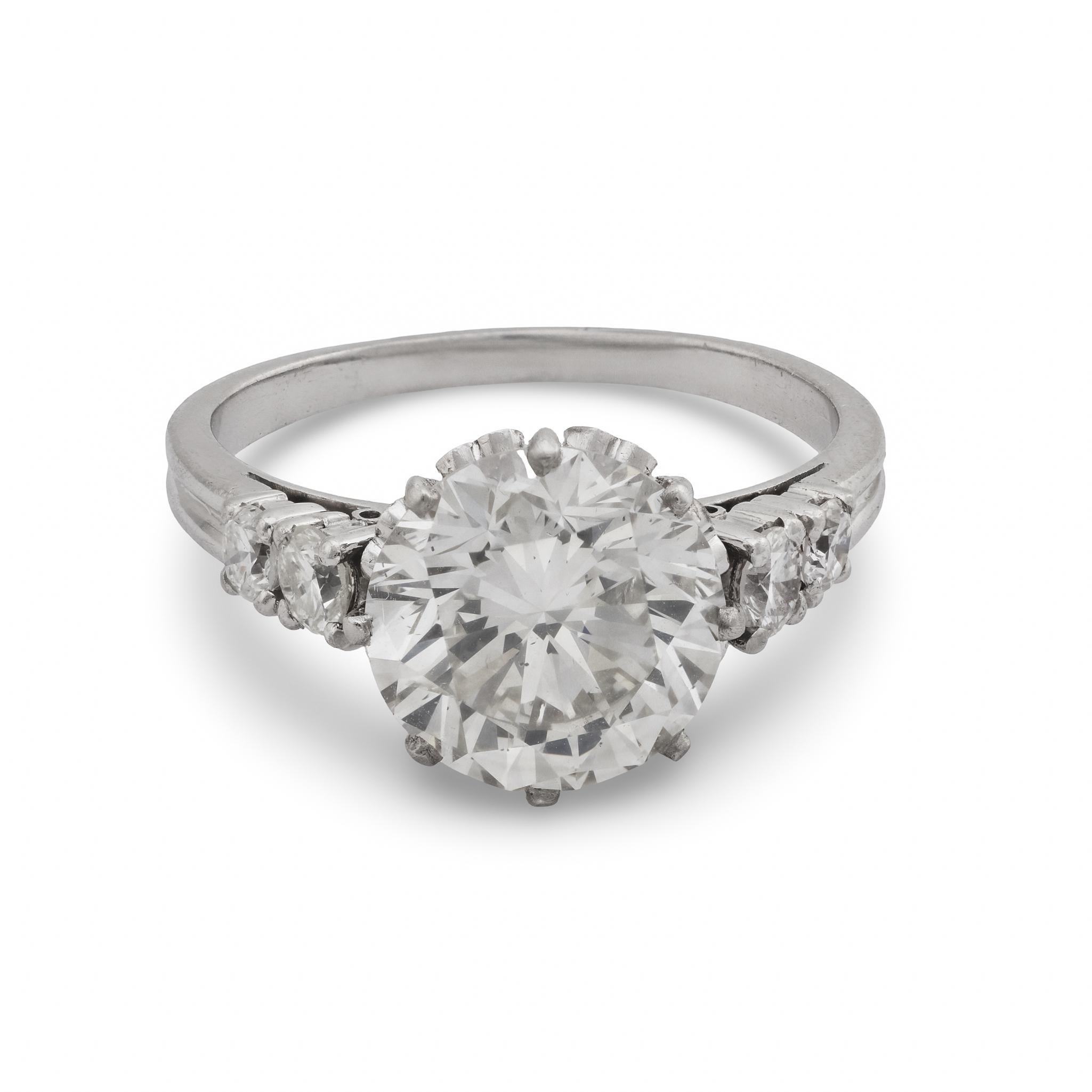 Contemporain Bague en platine de 3.32 carats de diamants ronds de taille brillant GIA du milieu du siècle en vente