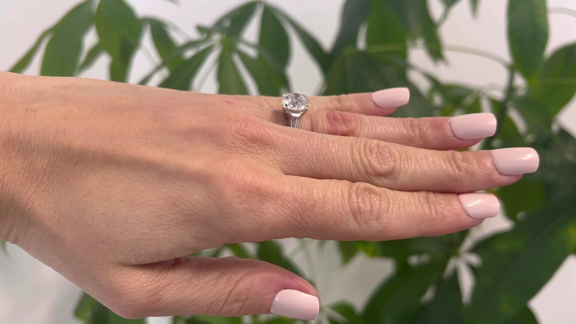 Women's or Men's Mid Century GIA 4.10 Carats Round Brilliant Cut Platinum Engagement Ring