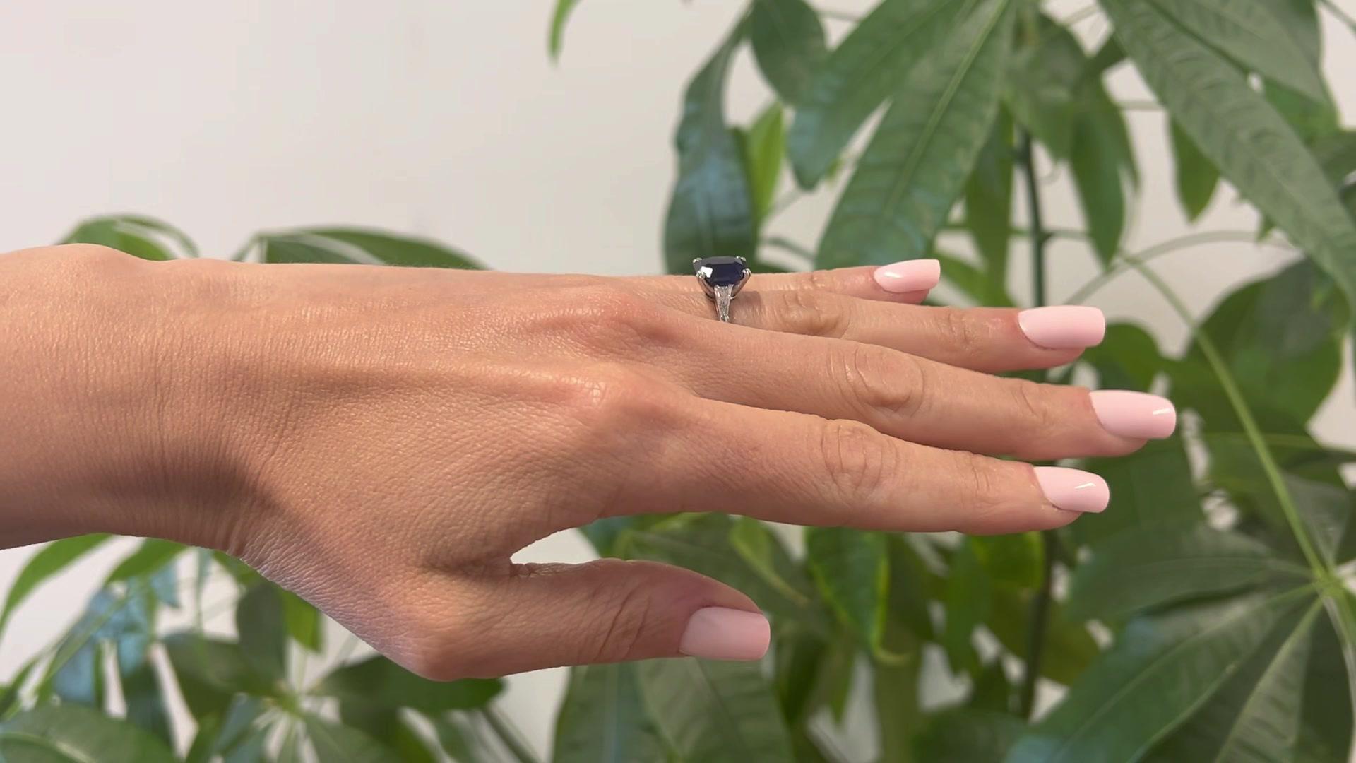 Platinring mit GIA 5,23 Karat Ceylon-Saphir und Diamant aus der Mitte des Jahrhunderts im Zustand „Gut“ in Beverly Hills, CA