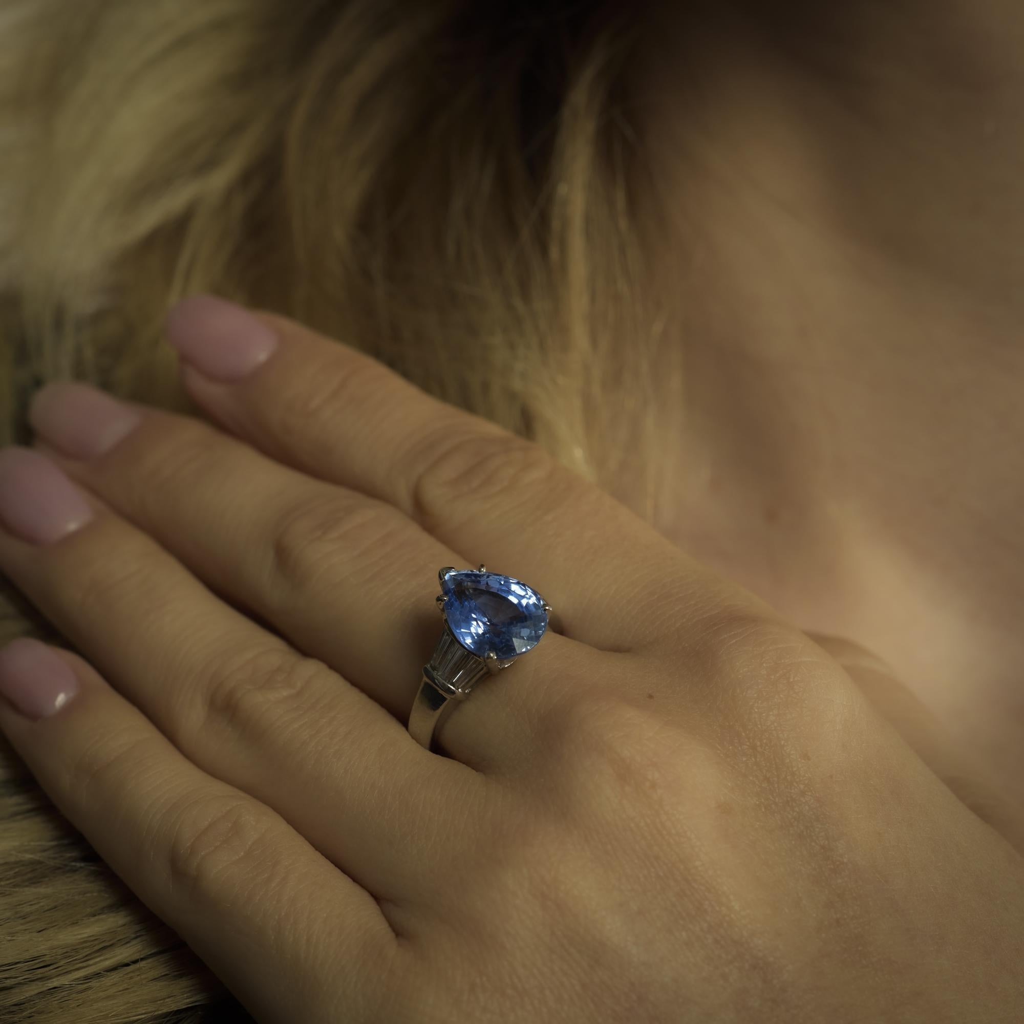 Women's Mid Century GIA 6.16 carat Ceylon sapphire diamond platinum ring For Sale