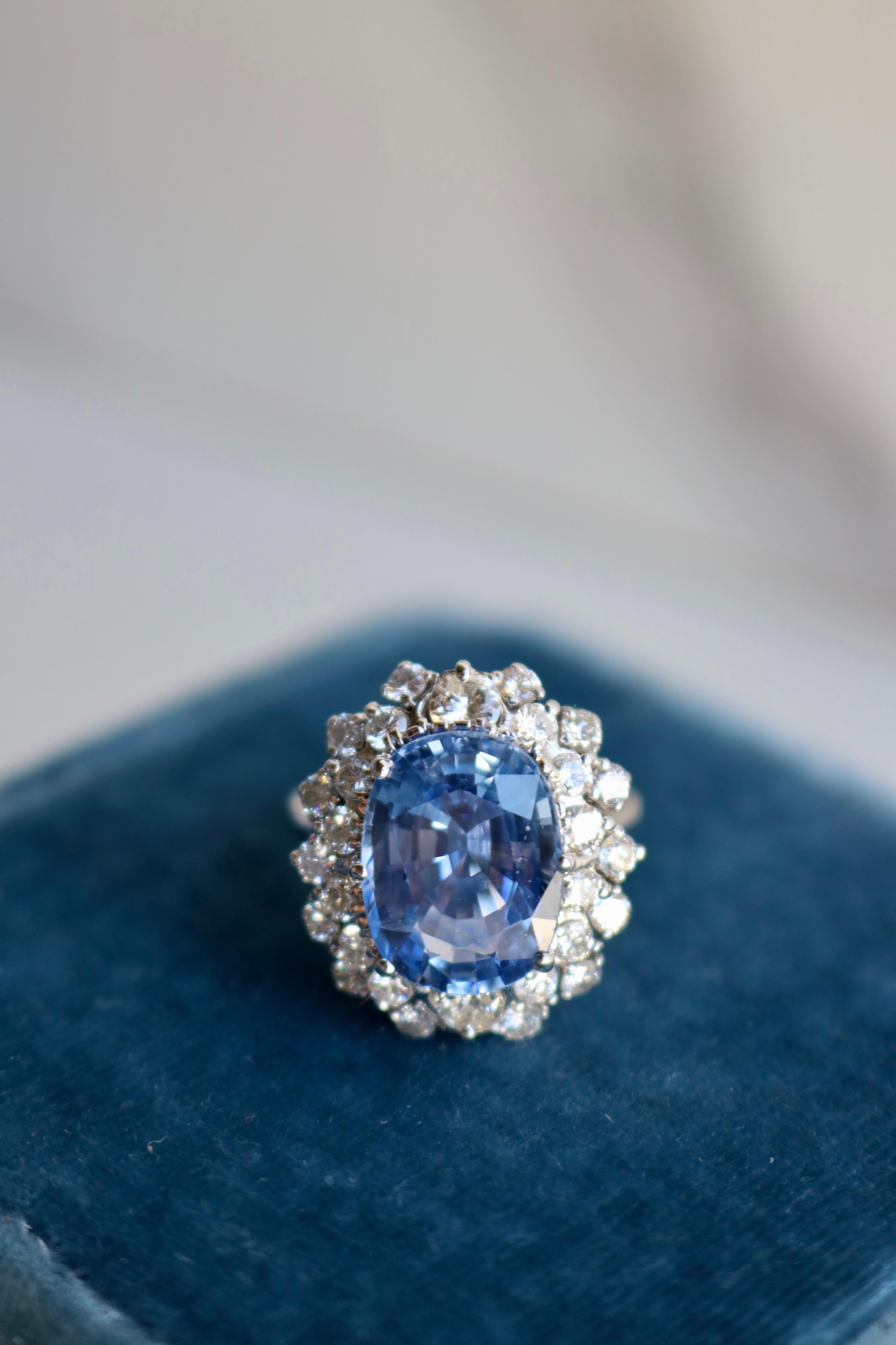 Mid-Century GIA 6.99 Carat Sapphire and Diamond 14k White Gold Cluster Ring For Sale 1