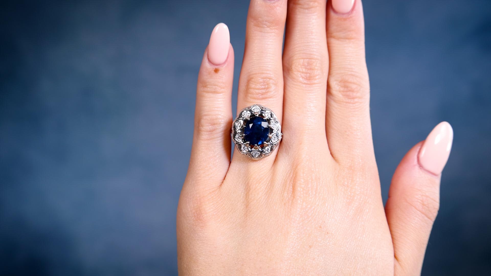 Mixed Cut Mid-Century GIA Thai Sapphire and Diamond 18k White Gold Filigree Ring For Sale