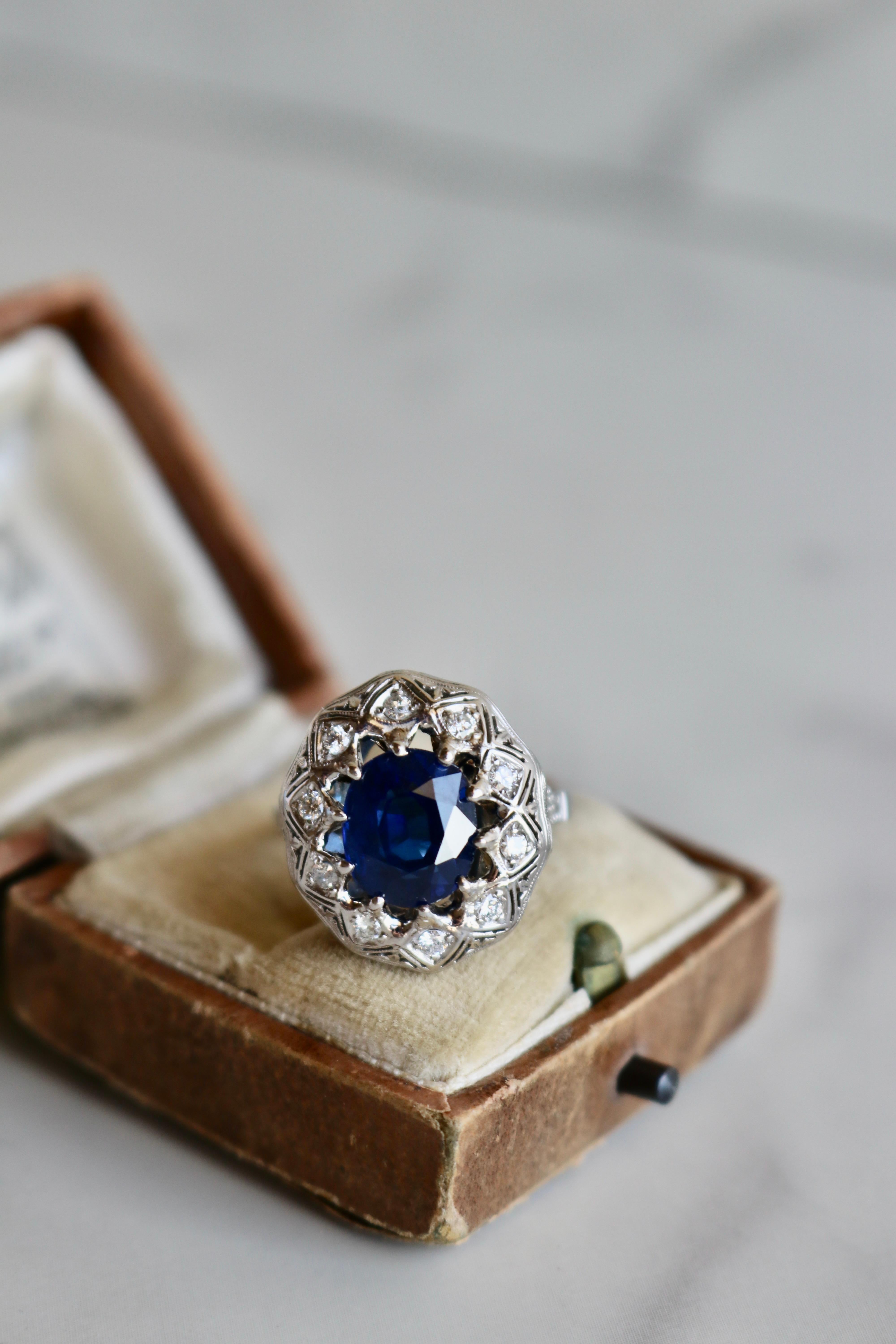 Mid-Century GIA Thai Sapphire and Diamond 18k White Gold Filigree Ring For Sale 1