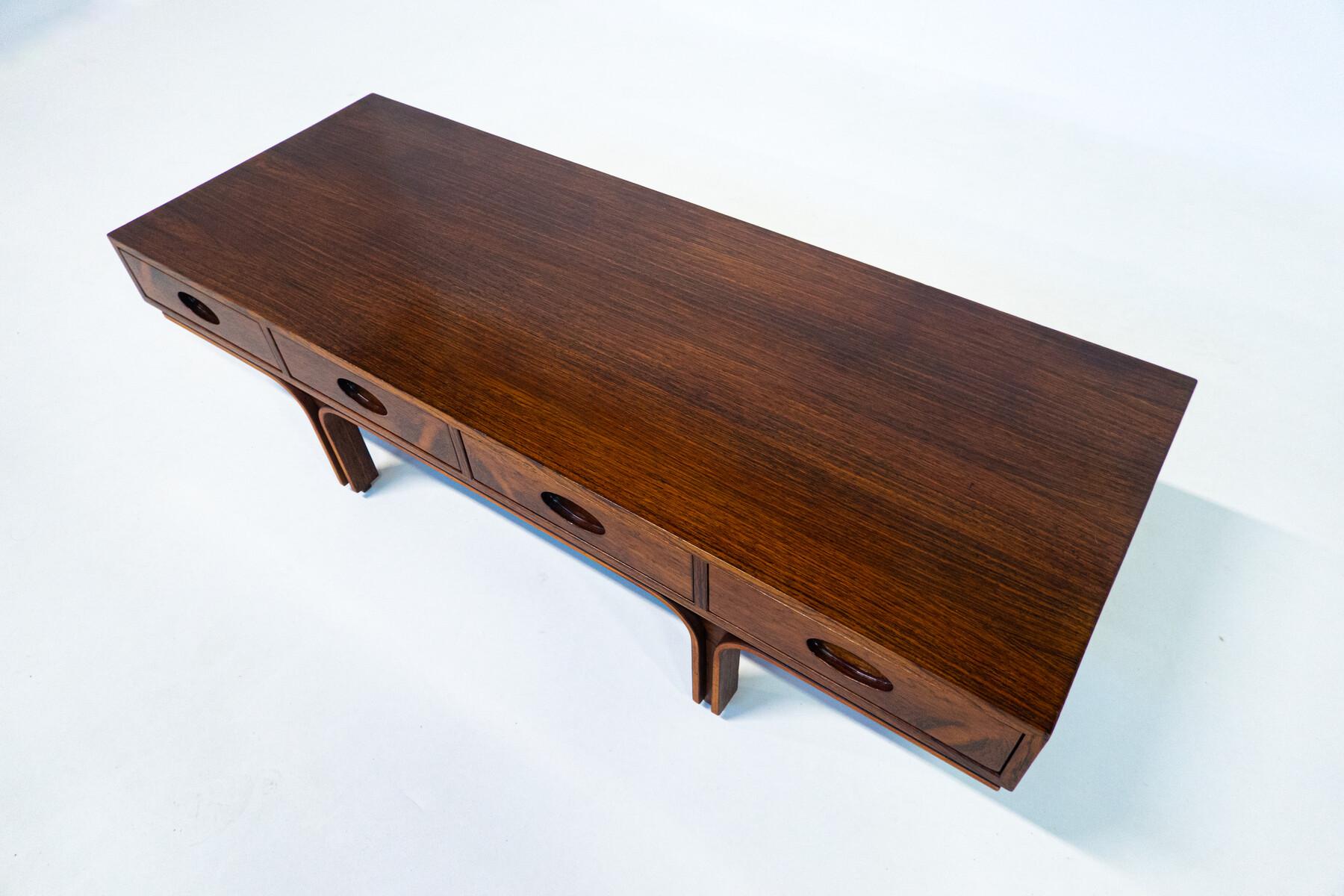 Midcentury Gianfranco Frattini, wooden coffee table for Bernini, Italy, 1960s.