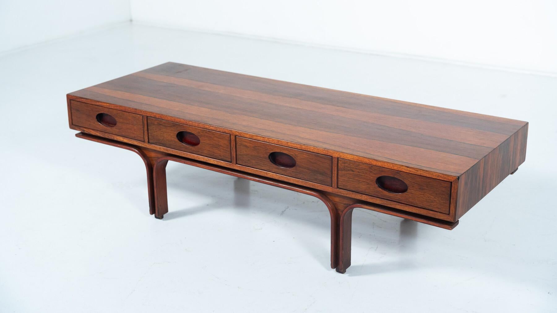 Table basse du milieu du siècle Gianfranco Frattini, pour Bernini, Italie, années 1960 en vente 2