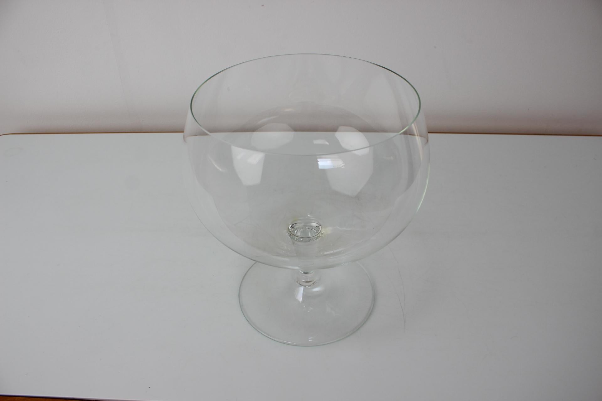 Mid-Century Giant Glass Goblet Designer F.Chocholaty by Moser, 1960's In Good Condition For Sale In Praha, CZ
