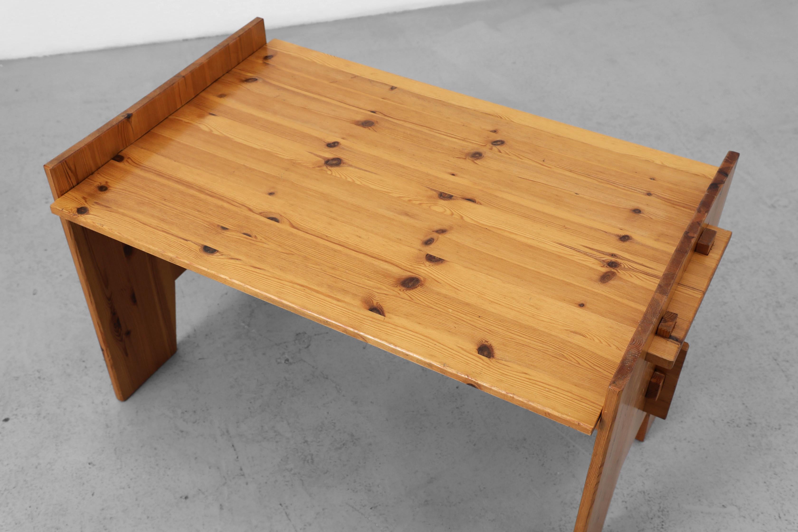 Table basse en pin du milieu du siècle, inspirée par Gilbert Marklund, avec piètement à tréteaux en vente 1