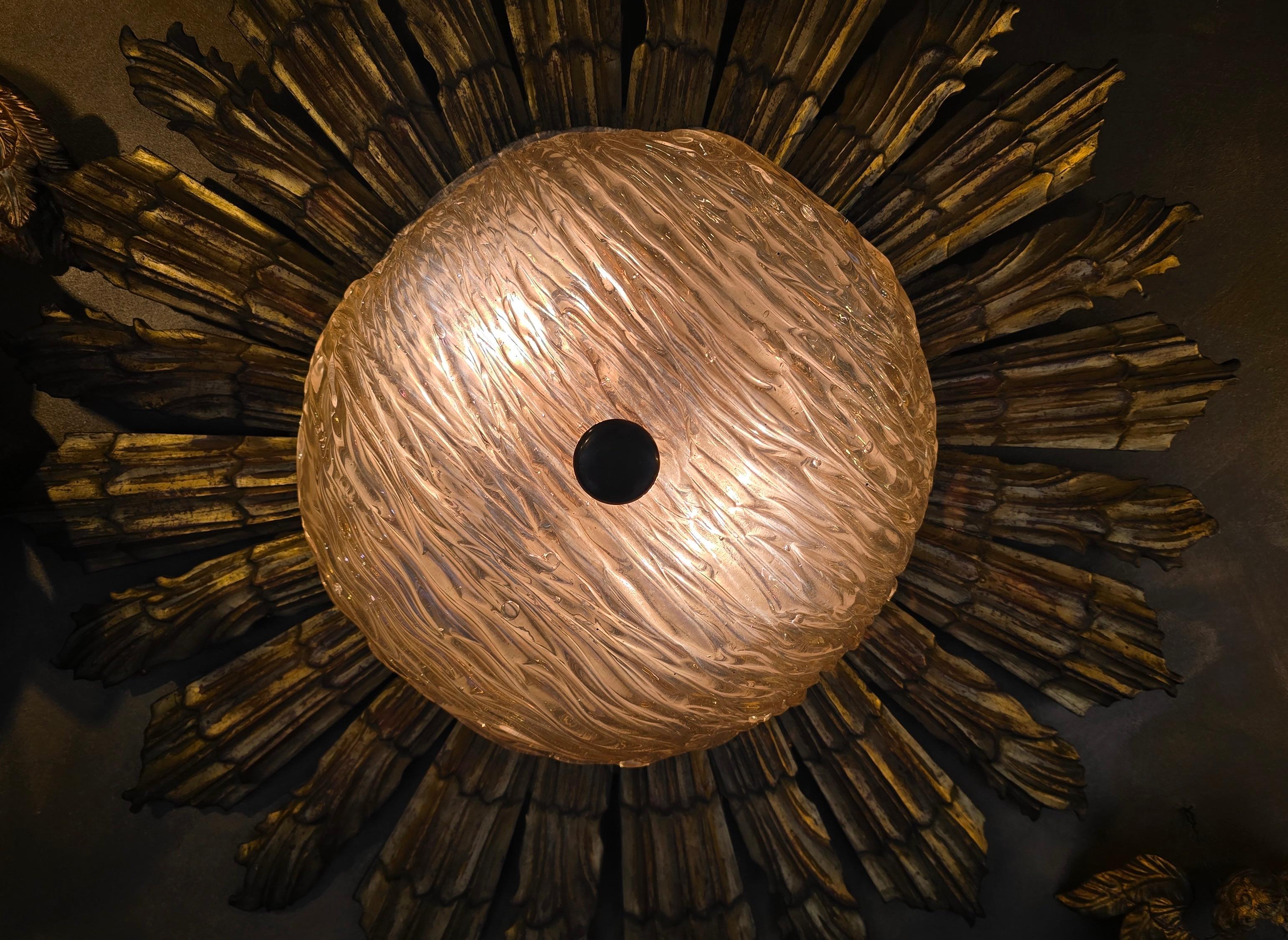 Plafonnier Sunburst du milieu du siècle dernier avec abat-jour en verre texturé en vente 3