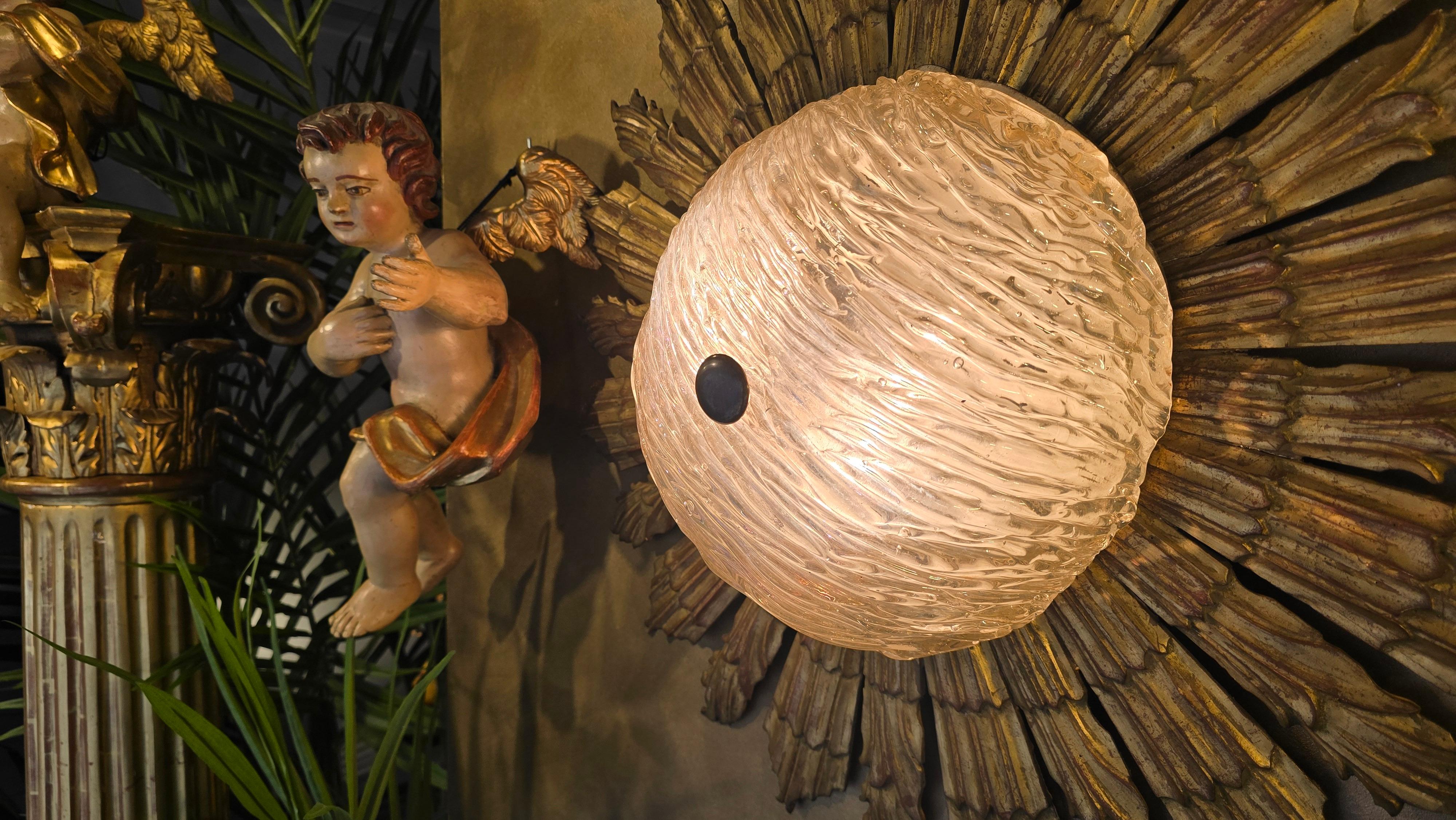 Plafonnier Sunburst du milieu du siècle dernier avec abat-jour en verre texturé en vente 5