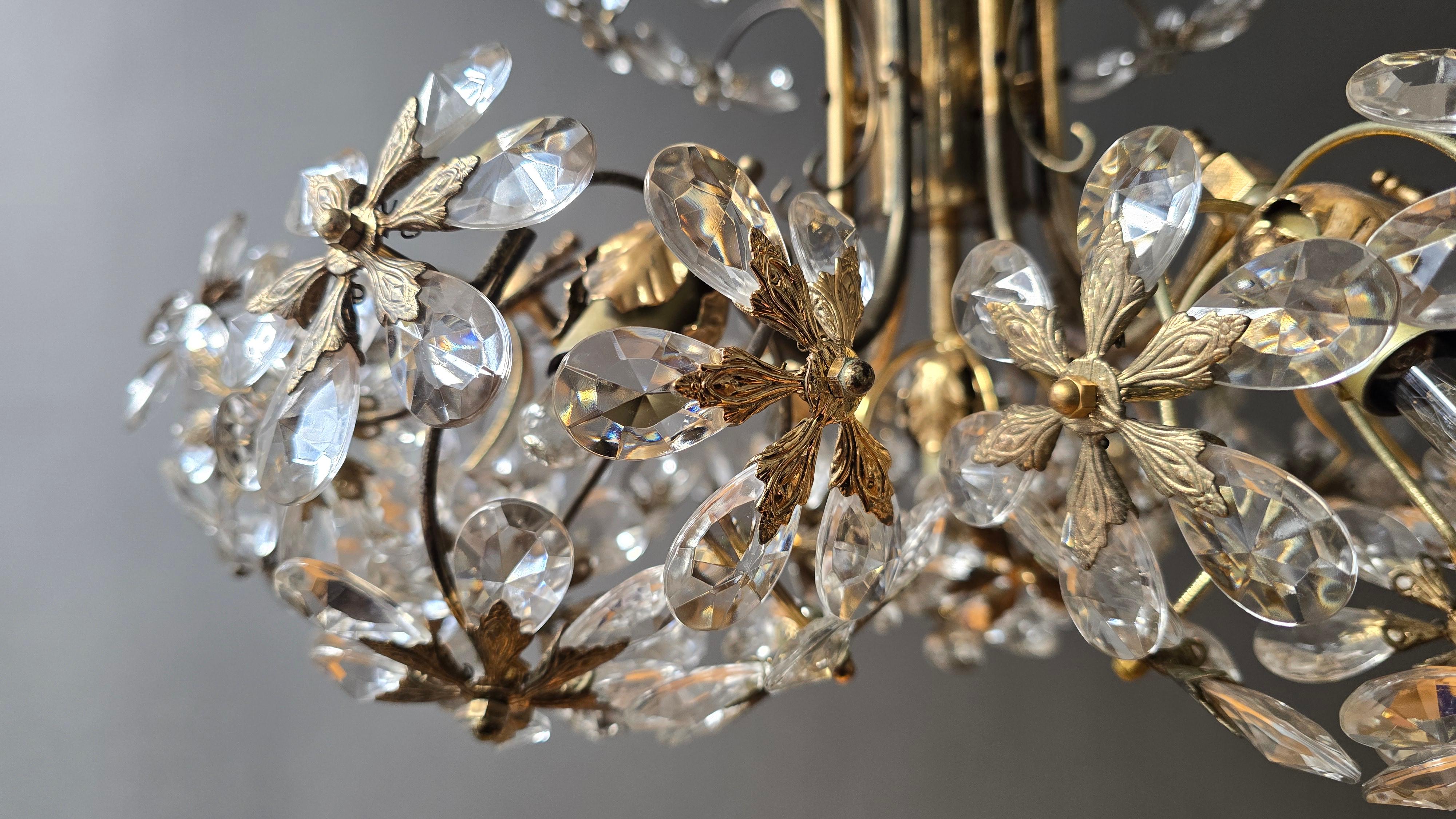 Lustre du milieu du siècle en laiton doré et cristal floral, attribué à Palwa, Allemagne en vente 5