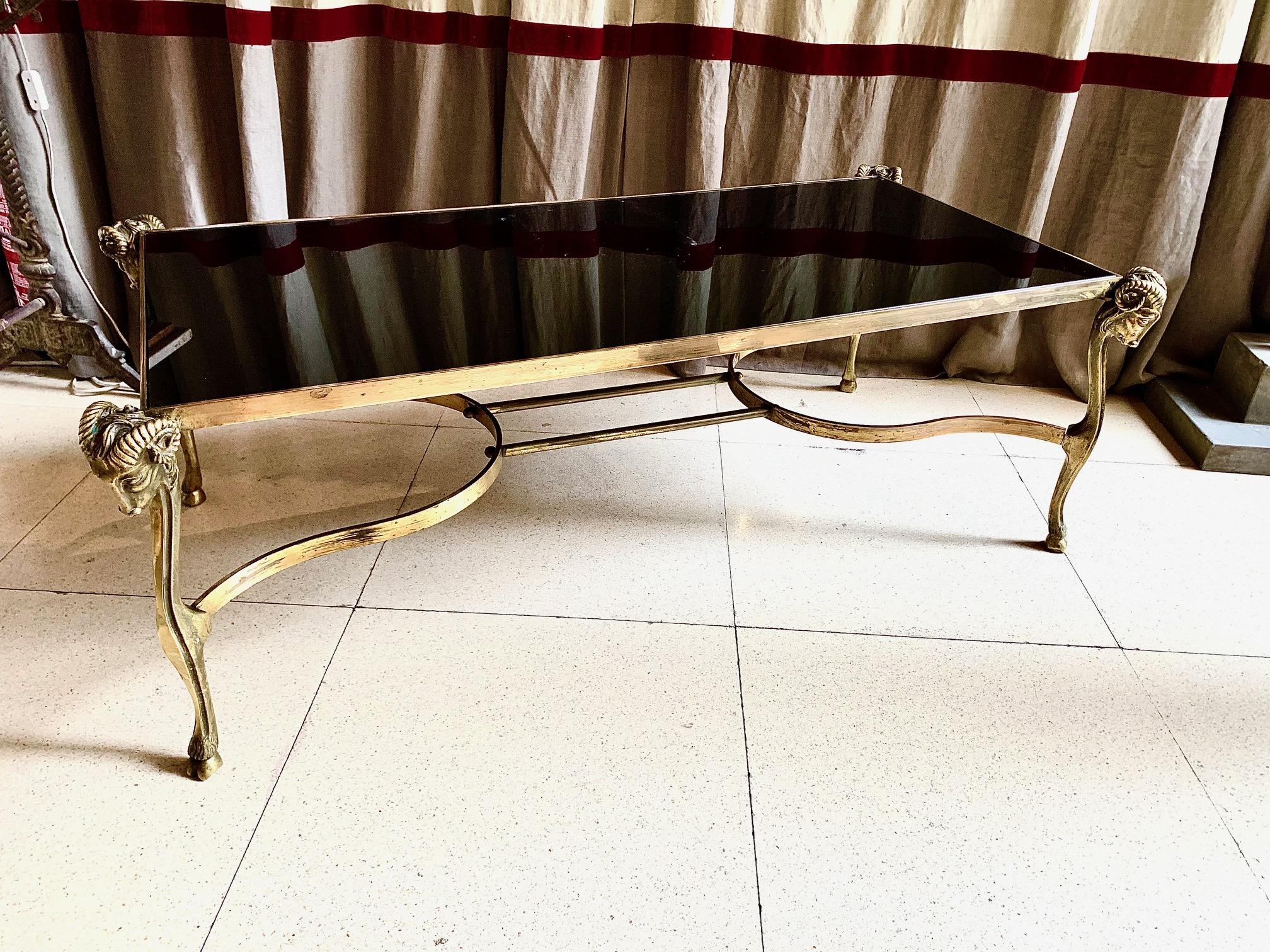 Table basse en bronze doré du milieu du siècle, style Jansen, plateau en verre noir en vente 3
