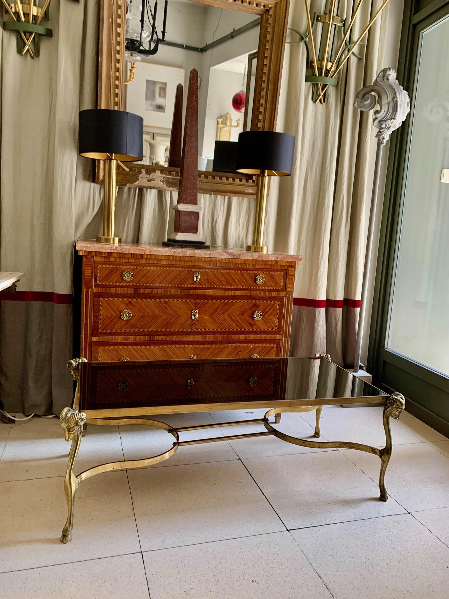 Table basse en bronze doré du milieu du siècle, style Jansen, plateau en verre noir en vente 9