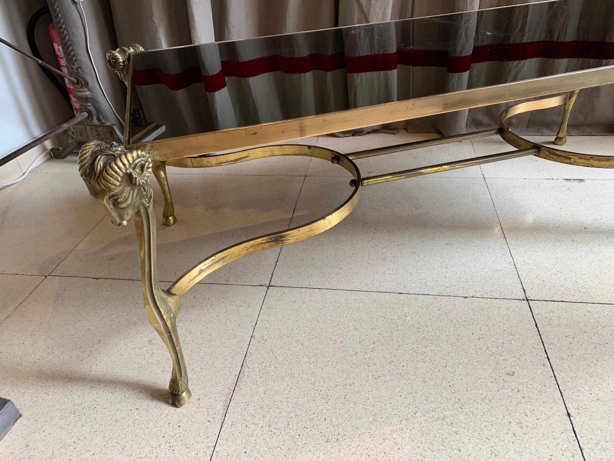 Table basse en bronze doré du milieu du siècle, style Jansen, plateau en verre noir en vente 1