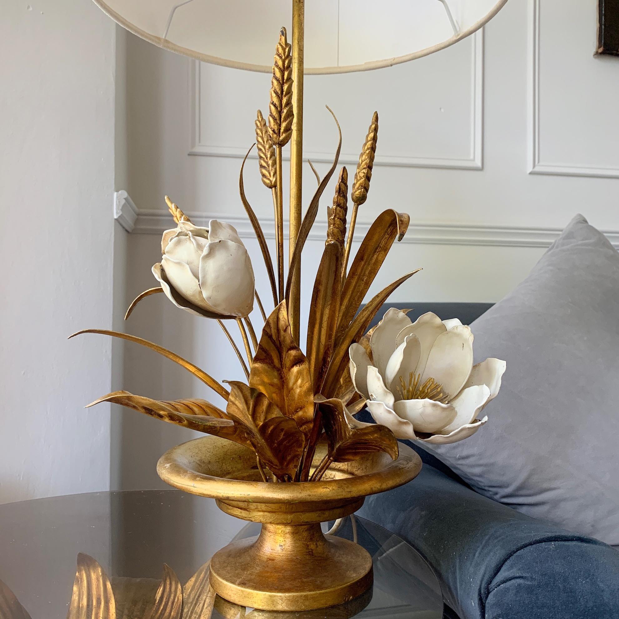 Mid Century Gilt Flower & Wheat Sheaf Table Lamp In Good Condition In Hastings, GB