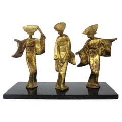 Sculture di danzatrici geisha giapponesi in oro dorato della metà del secolo scorso