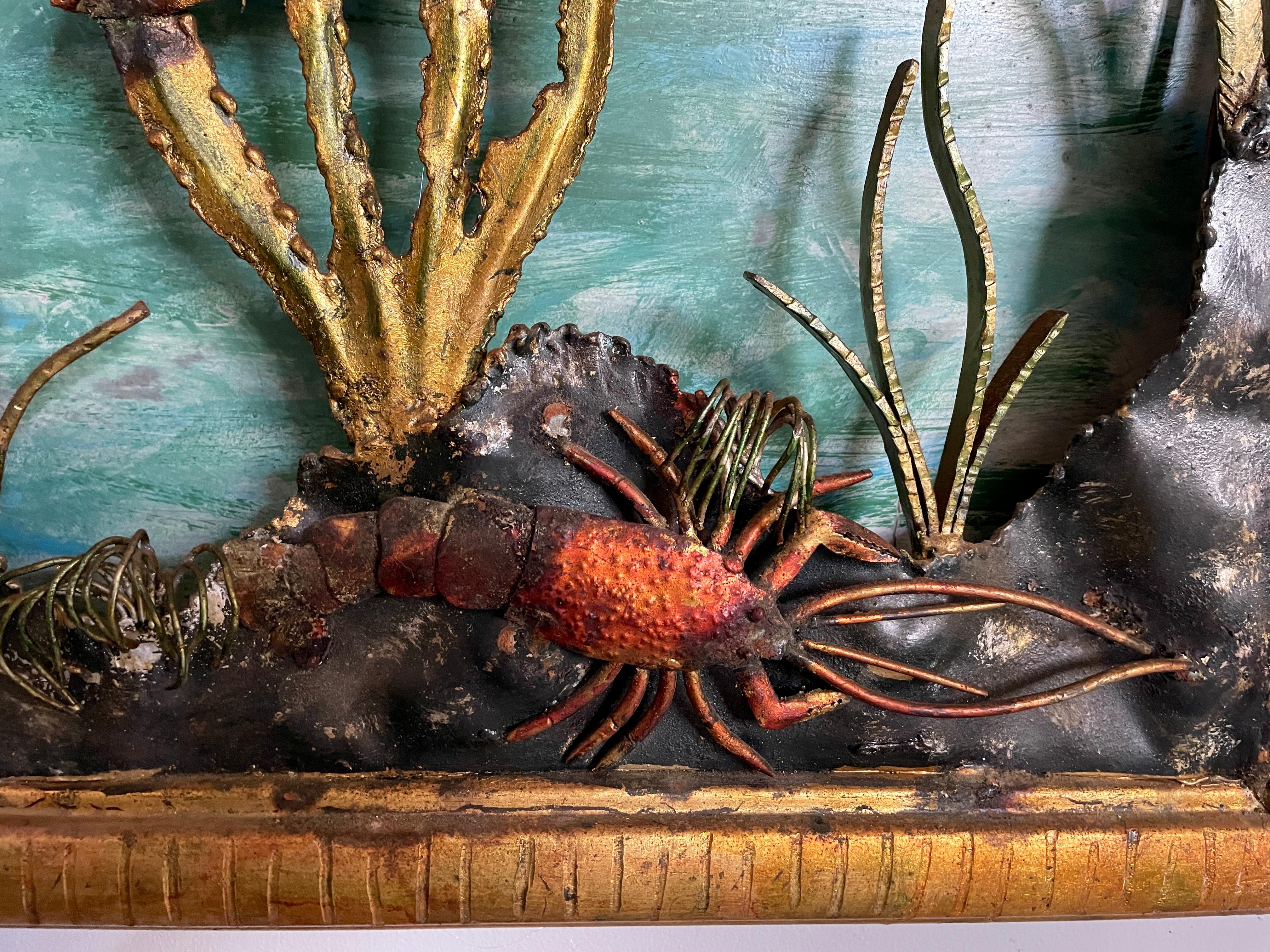Acquario di pesce brutalista in metallo dorato del metà del secolo scorso in vendita 1