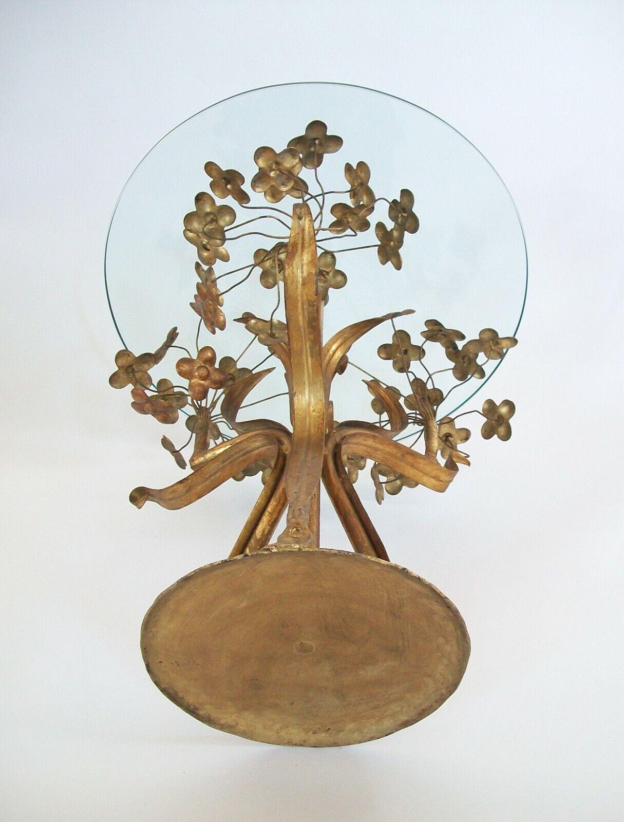 Mid Century Gilt Metal 'Flower' Occasional Table, Italy, C.1960's For Sale 2