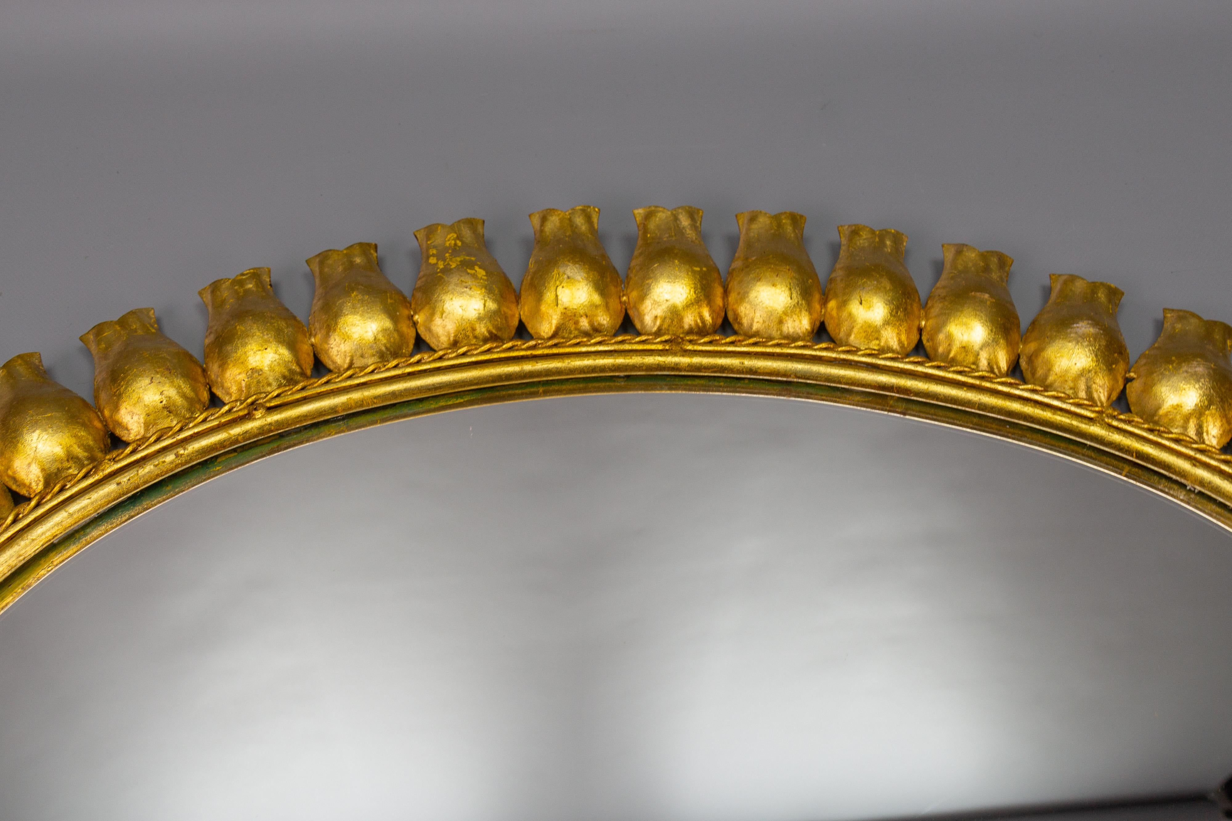 Mid-Century Vergoldetes Metall Oval Sunburst Wandspiegel (Mitte des 20. Jahrhunderts) im Angebot