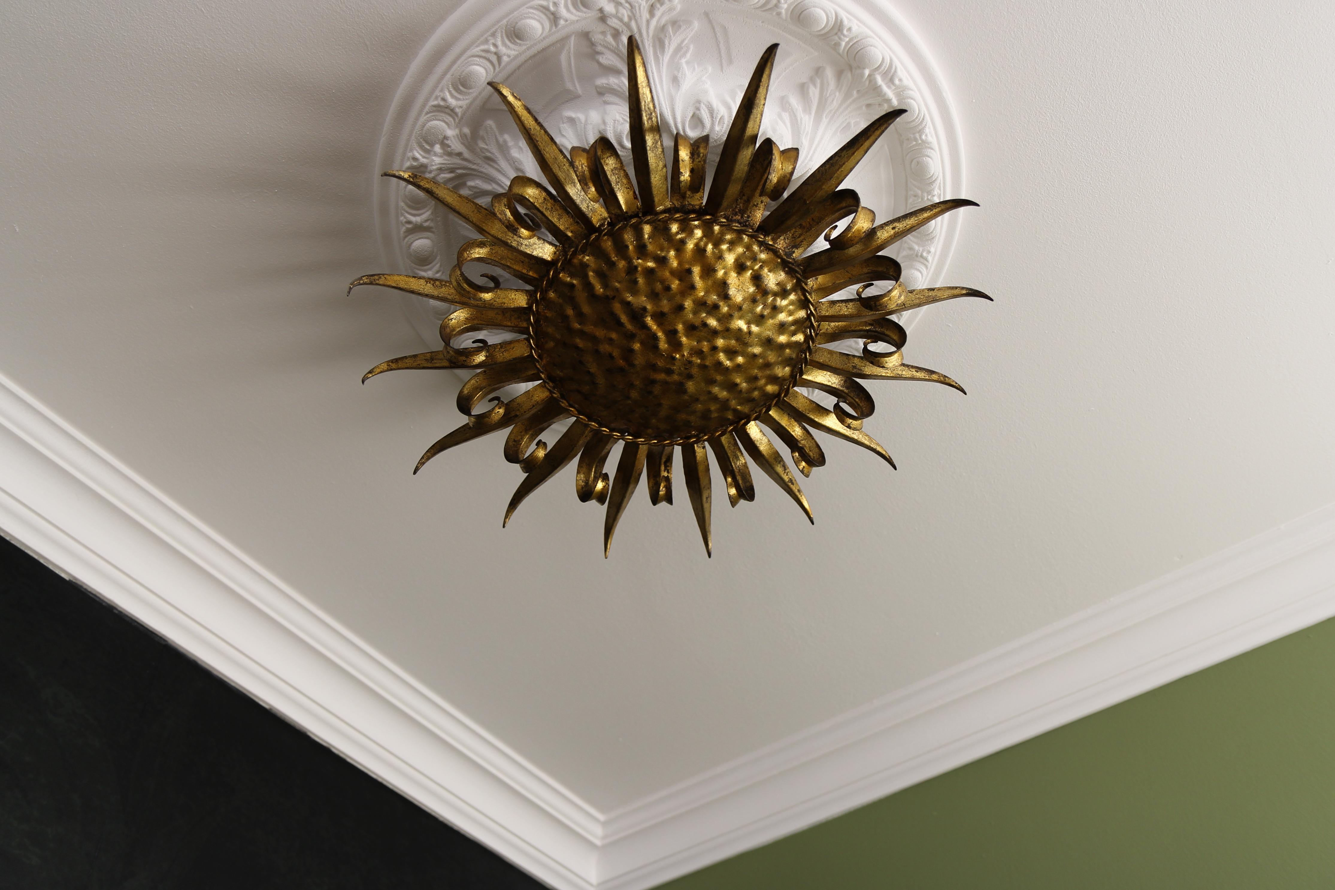 Mid-Century Gilt Metal Sun-Shaped Sunburst Ceiling Light, Spain, 1950s For Sale 5