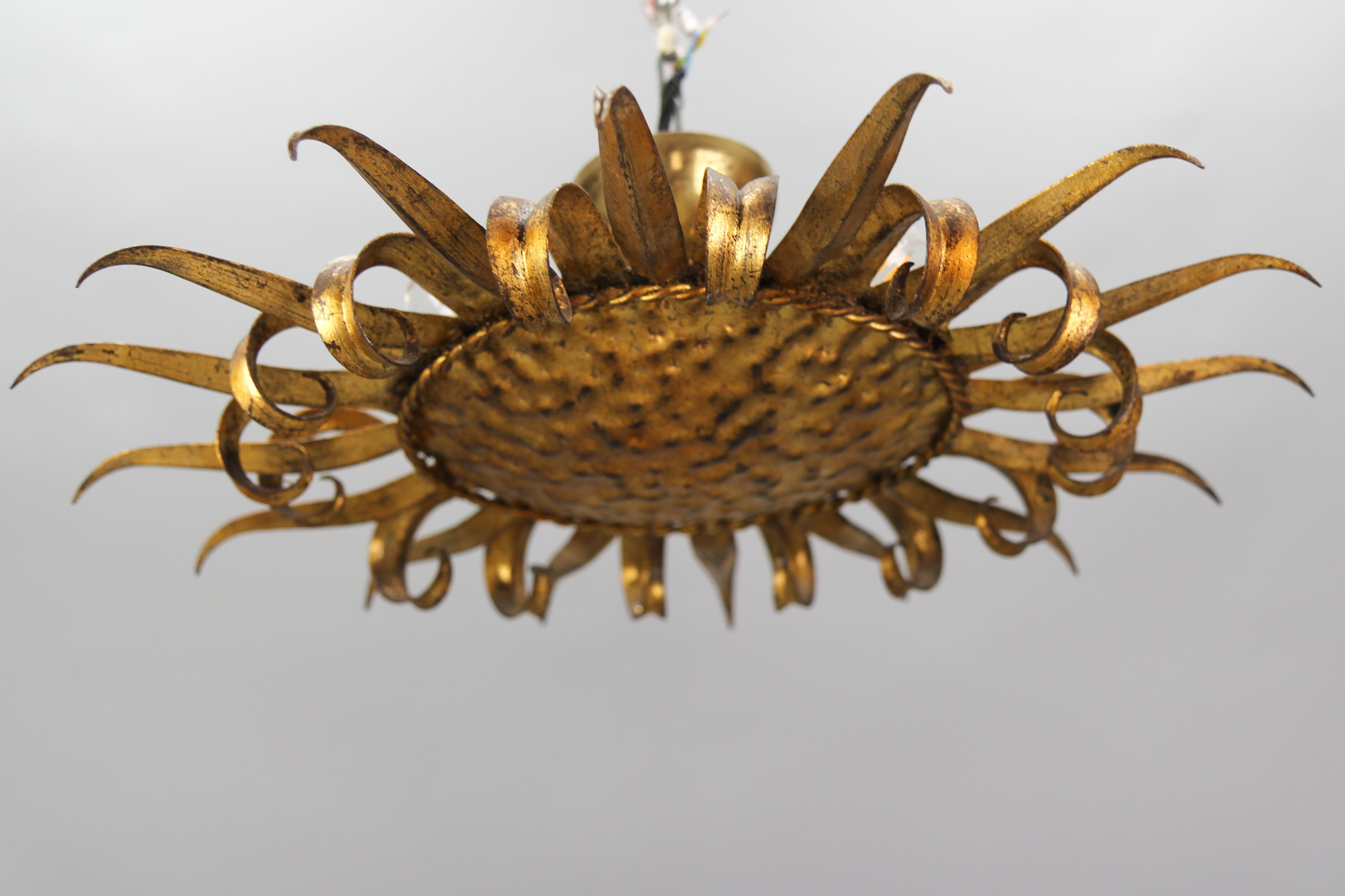 Mid-Century Gilt Metal Sun-Shaped Sunburst Ceiling Light, Spain, 1950s For Sale 9