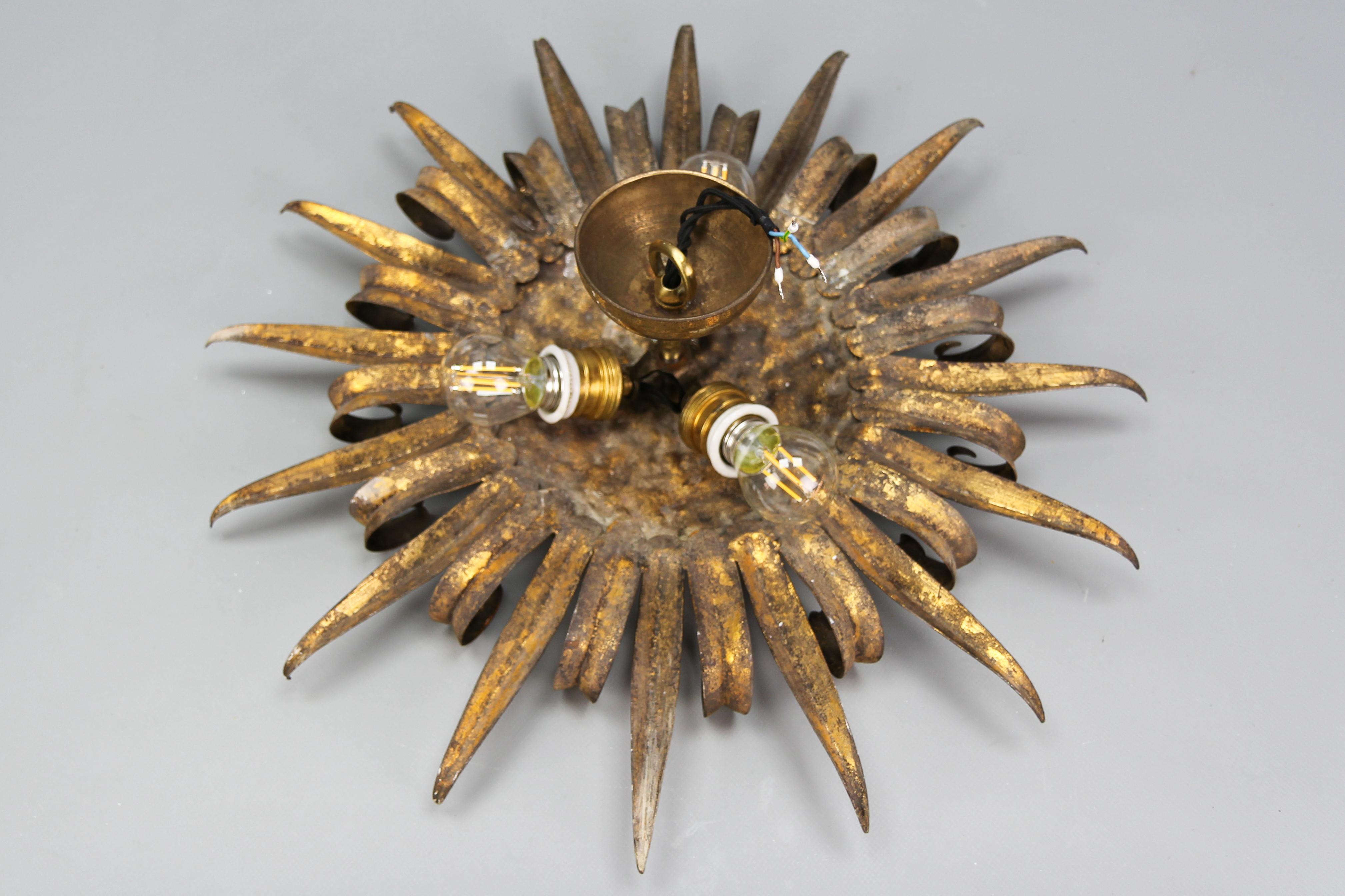 Mid-Century Gilt Metal Sun-Shaped Sunburst Ceiling Light, Spain, 1950s For Sale 12