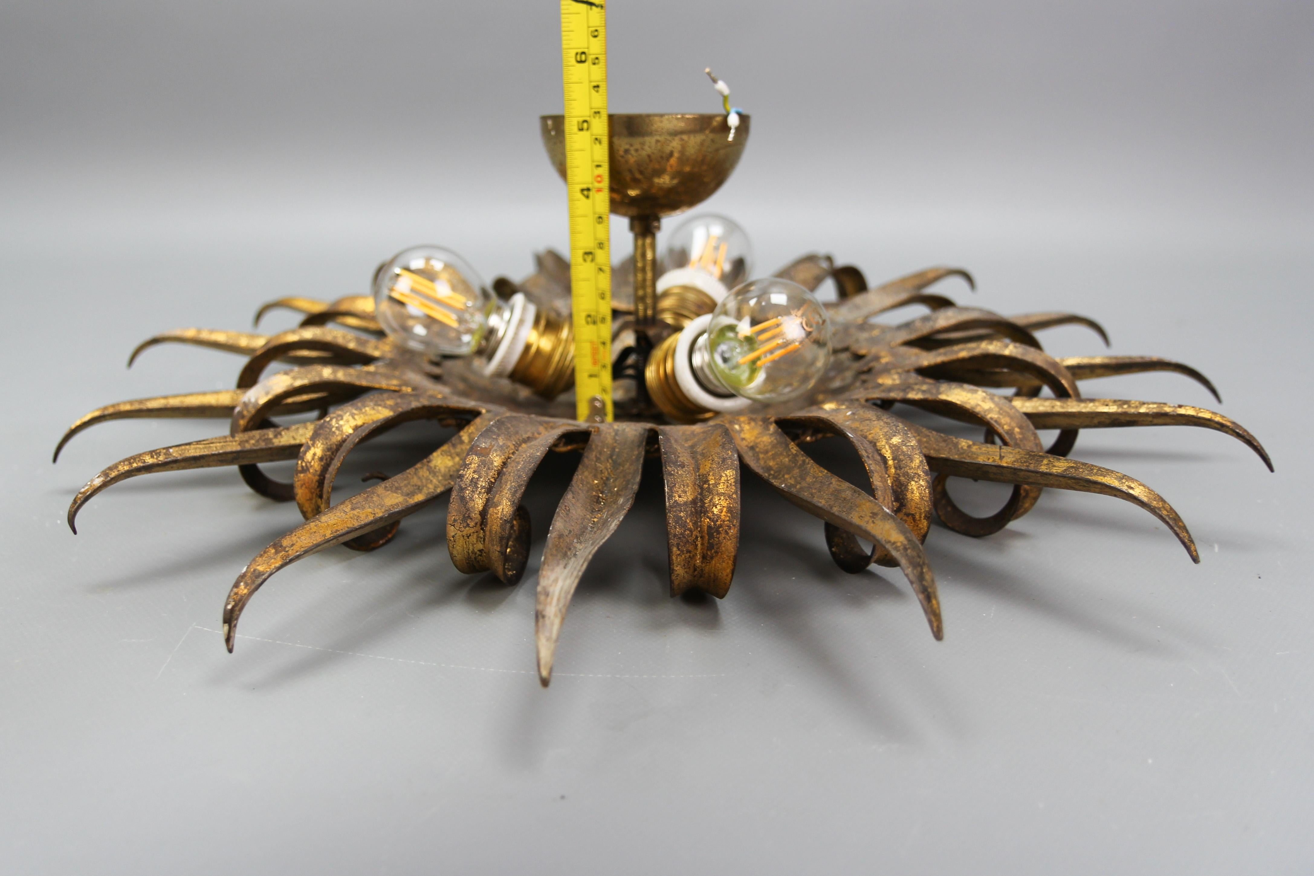 Mid-Century Gilt Metal Sun-Shaped Sunburst Ceiling Light, Spain, 1950s For Sale 13