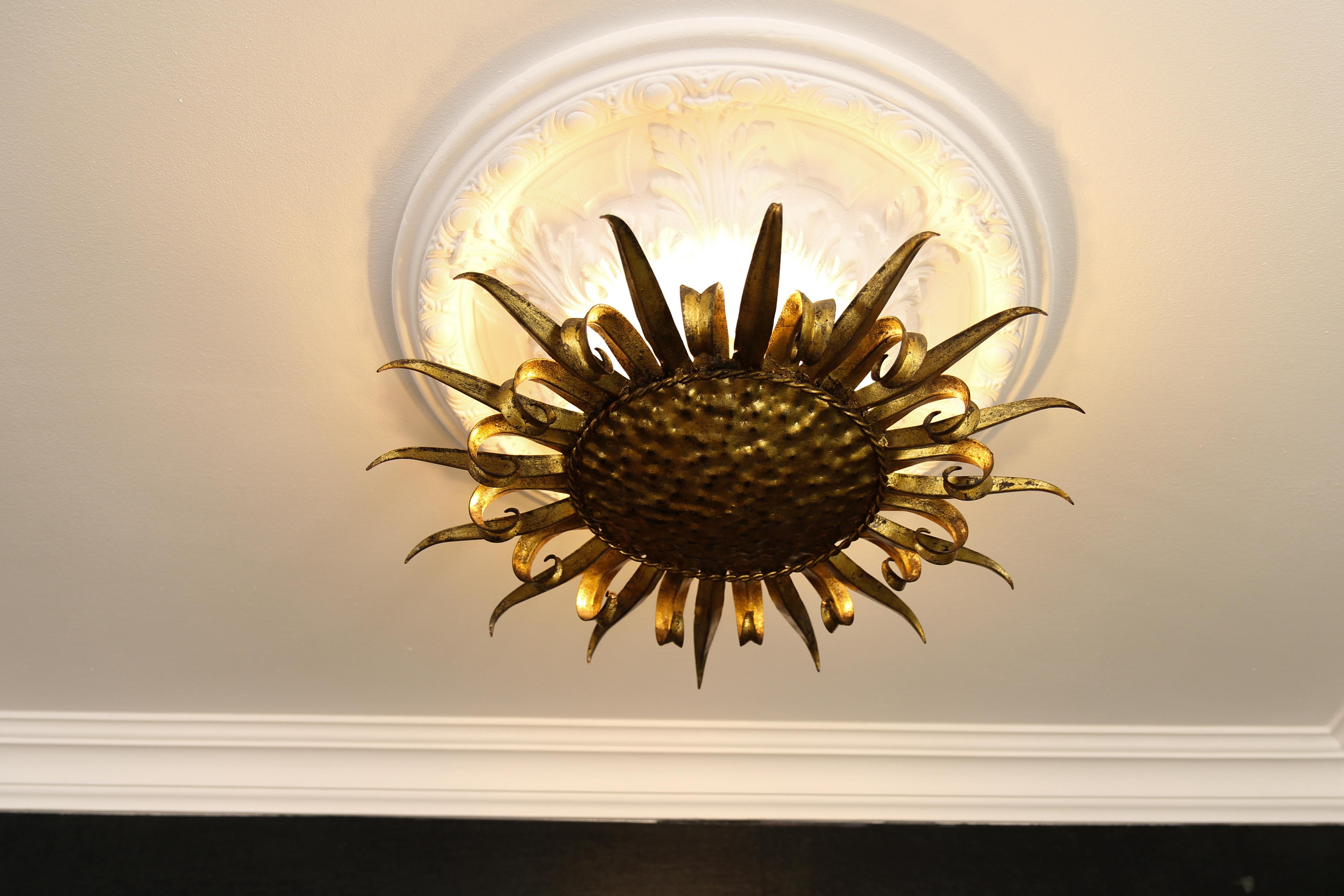 Mid-Century Gilt Metal Sun-Shaped Sunburst Ceiling Light, Spain, 1950s For Sale 1