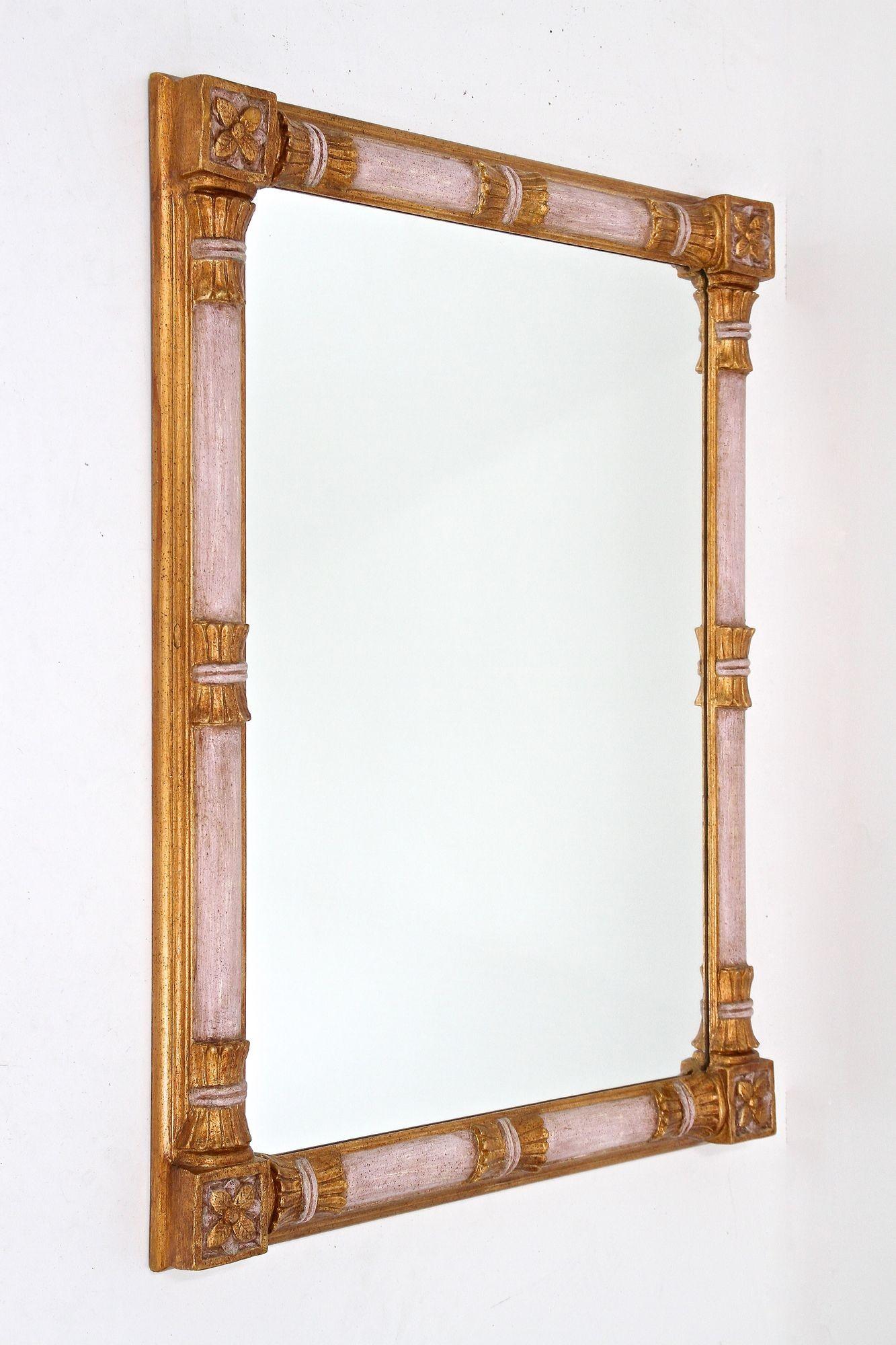 Mid Century Gilt Wall Mirror, Handcarved, 20th Century - Italy ca. 1950 For Sale 3
