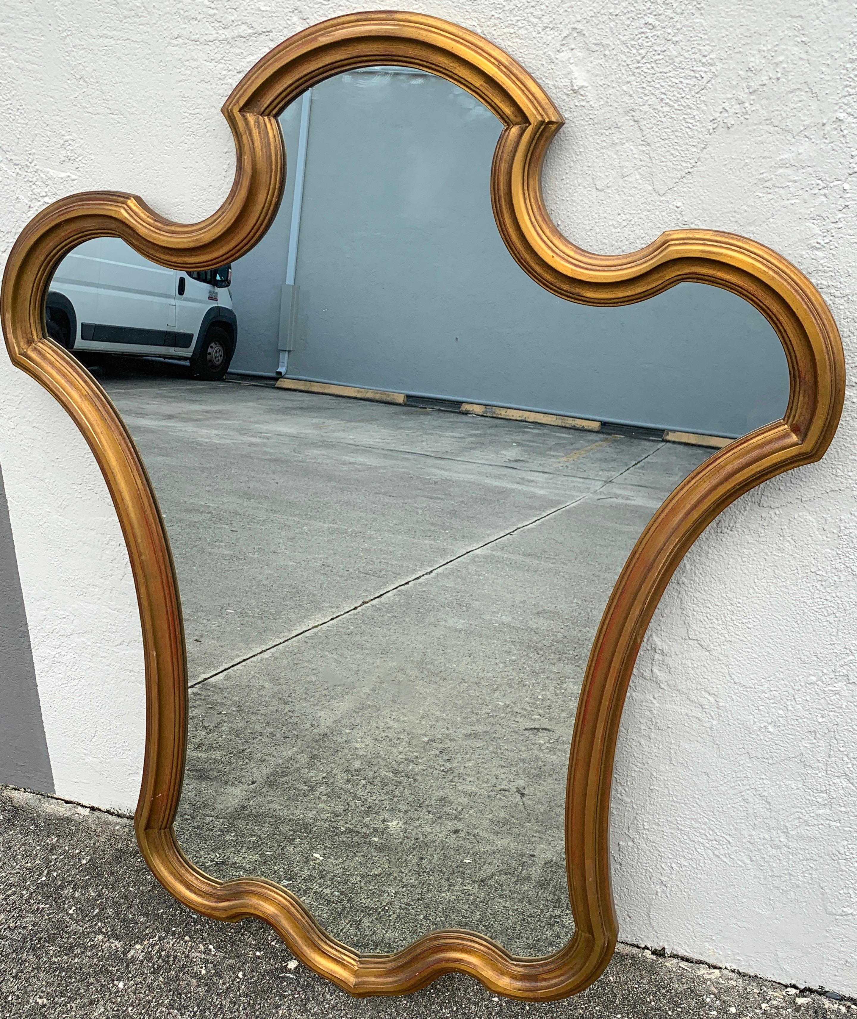 Midcentury Giltwood Keyhole Mirror by La Barge In Good Condition For Sale In West Palm Beach, FL