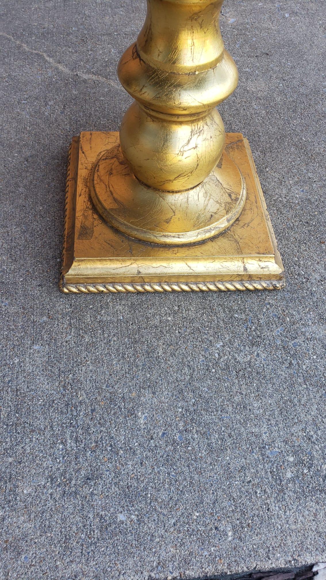 MId Century Giltwood Pedestal Side Table with Rope Twist Gallery In Good Condition For Sale In Germantown, MD