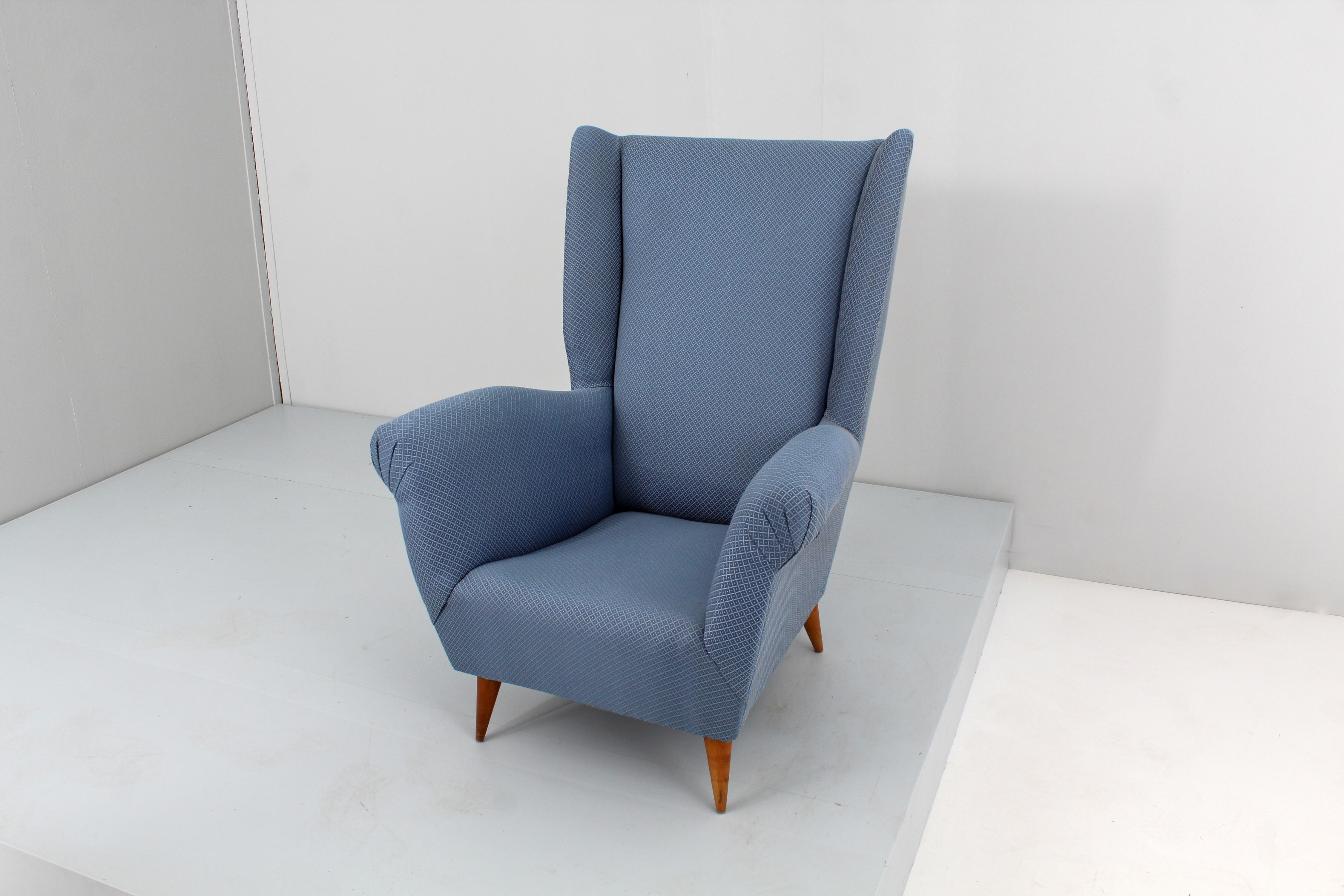 Mid-Century Giò Ponti (attr.) for ISA Wood and Blue Fabric Armchair 50s Italy  Bon état - En vente à Palermo, IT